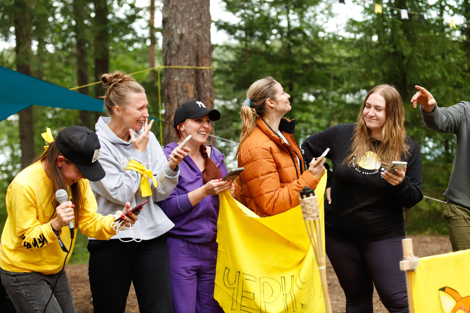 «Последний герой» в лагере для взрослых «Изи». Фотограф Дарья Попова