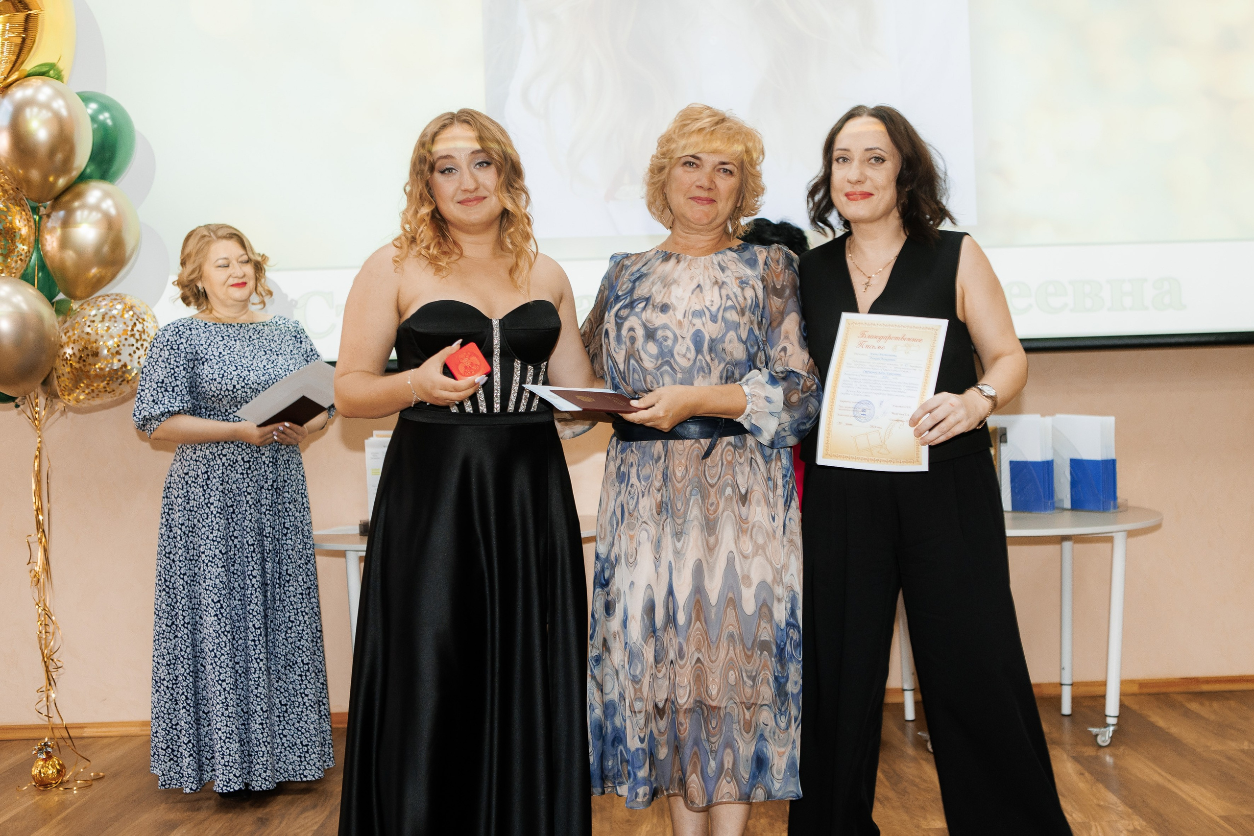 Выпускной Гимназия 12 2024 г. Свадебный и портретный Фотограф в Липецке Дмитрий Котюков