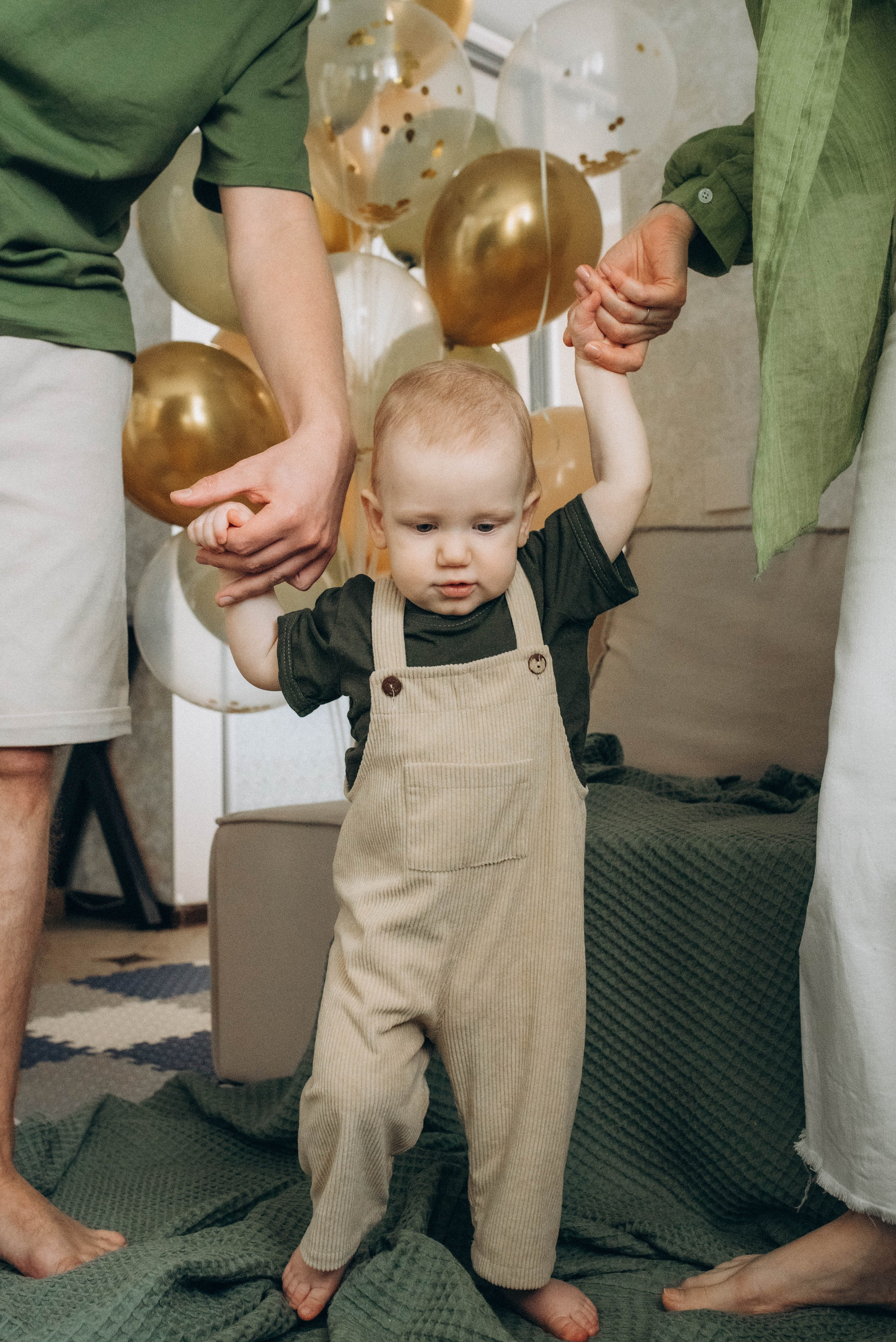 Семейная фотосессия ко дню рождения малыша. Семейный фотограф в Железнодорожном Масаева Елена