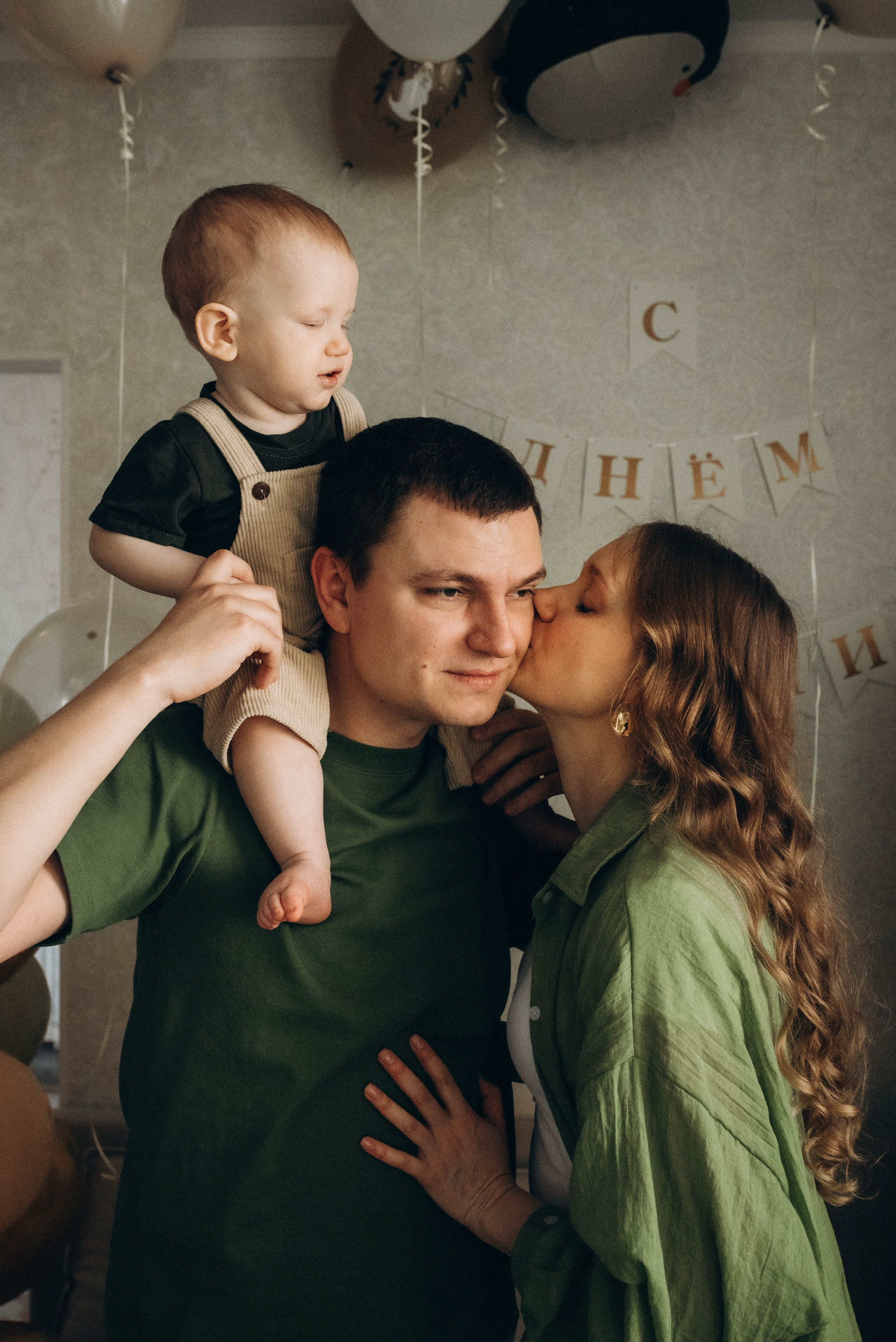 Семейная фотосессия ко дню рождения малыша. Семейный фотограф в Железнодорожном Масаева Елена