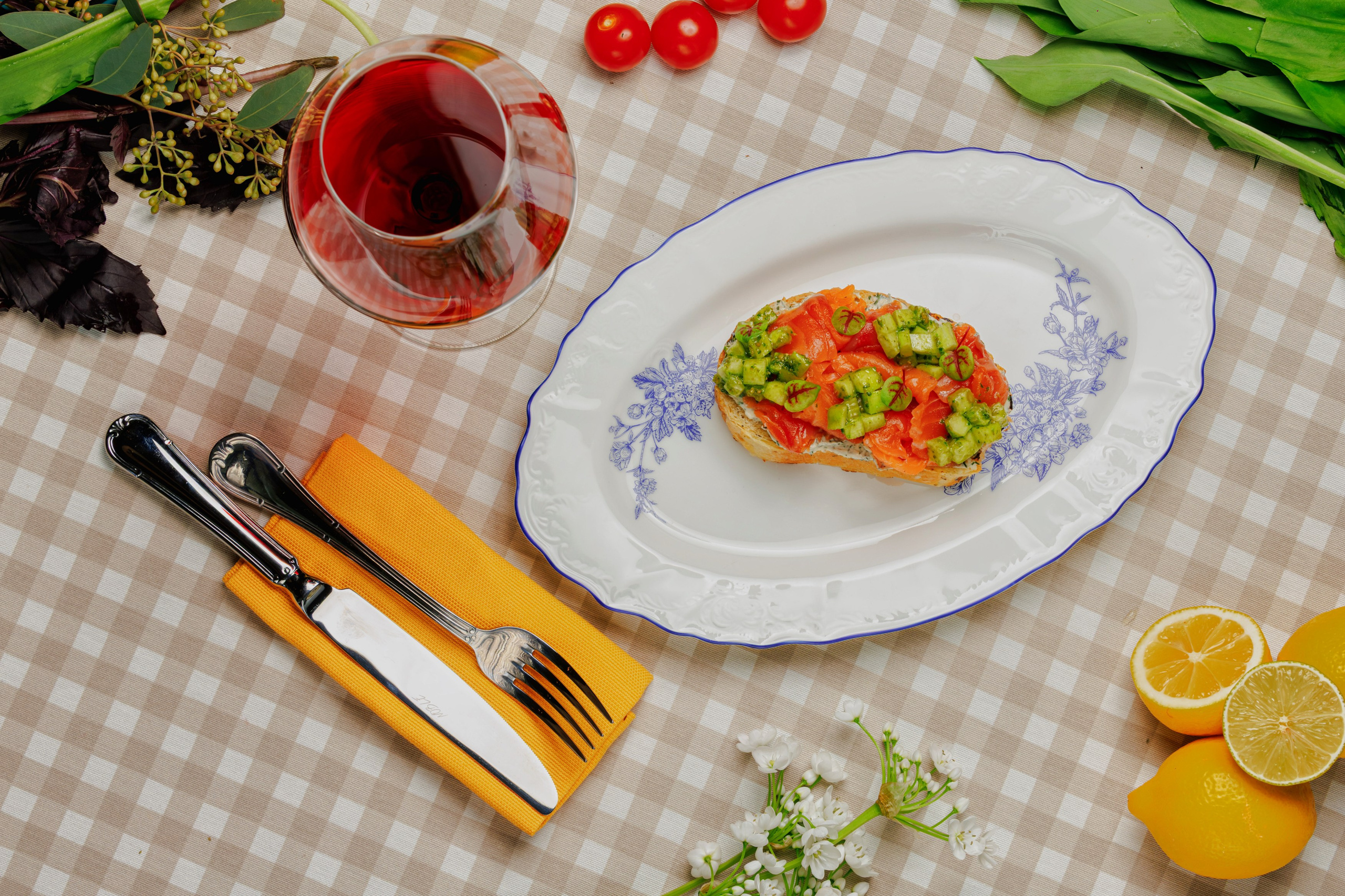 Strawberry Fields. Night2Day Санкт-Петербург