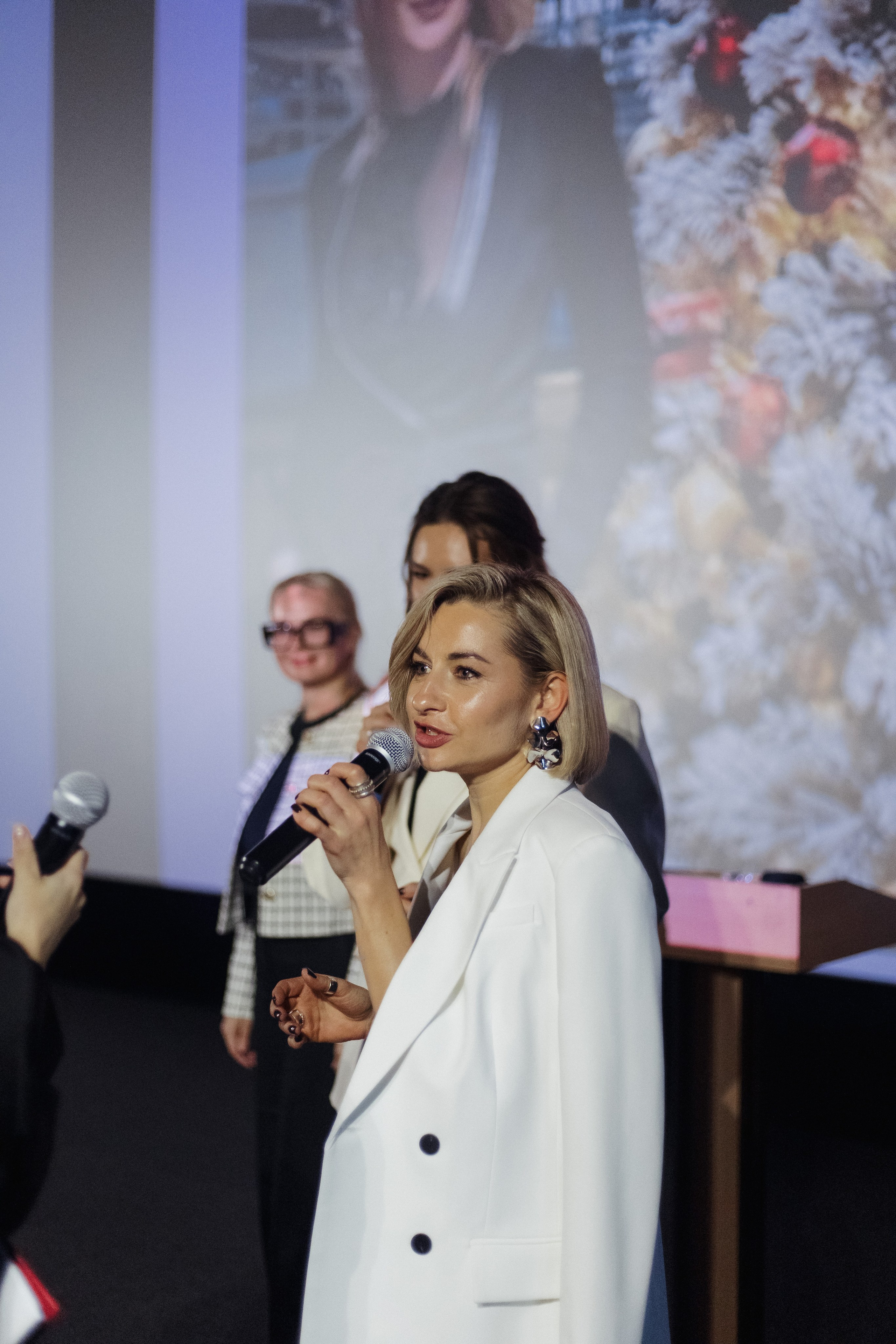 ФЭШН КОНФА. СВОИ. ФОТООТЧЕТЫ-СОБЫТИЯ-МЕСТА