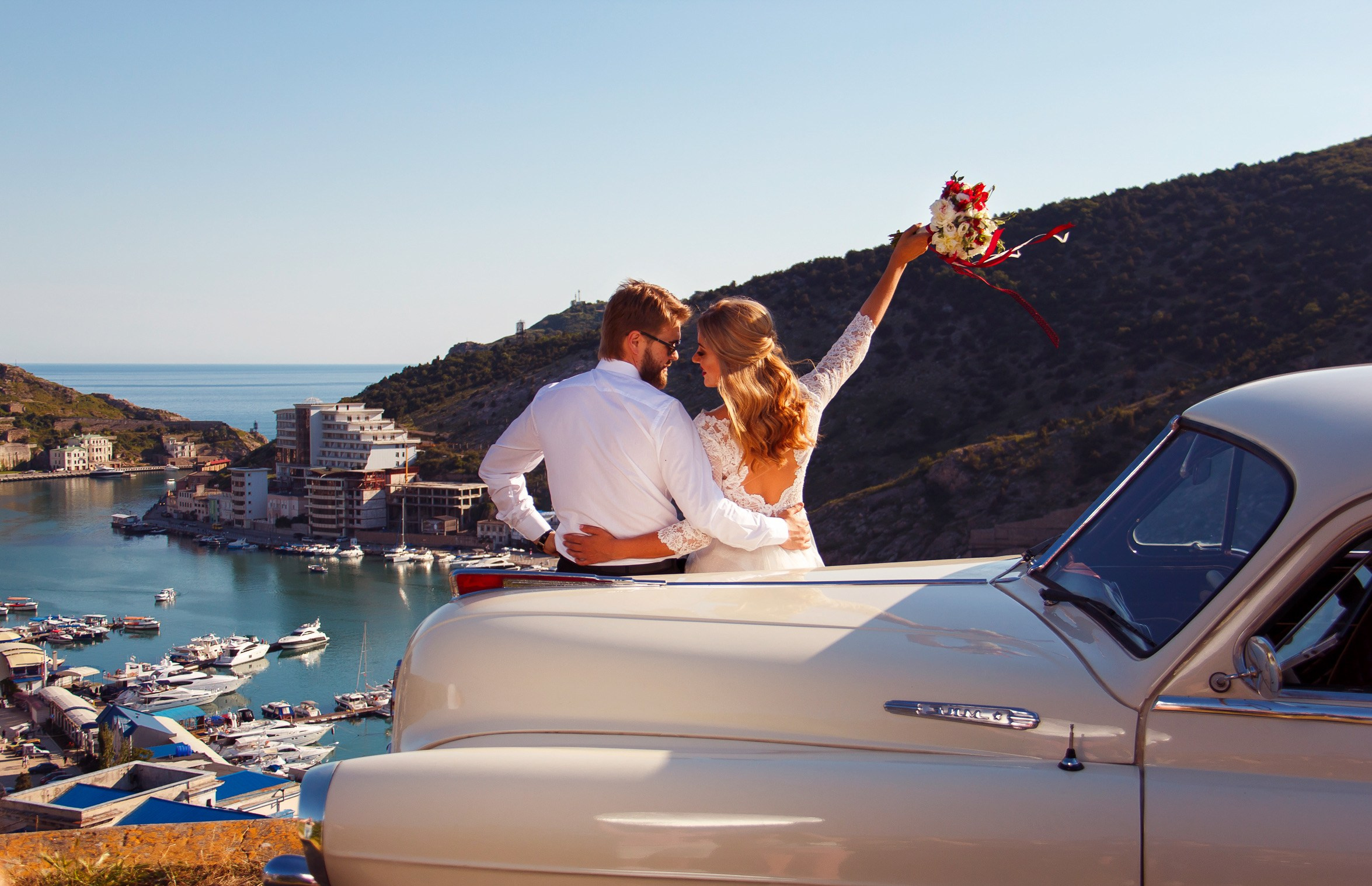 Свадебная фотосессия. Сборы в отеле. Свадебная фотосессия в Севастополе и Балаклаве. Фотограф Зайцева Надежда. Свадебный фотограф в Крыму. 