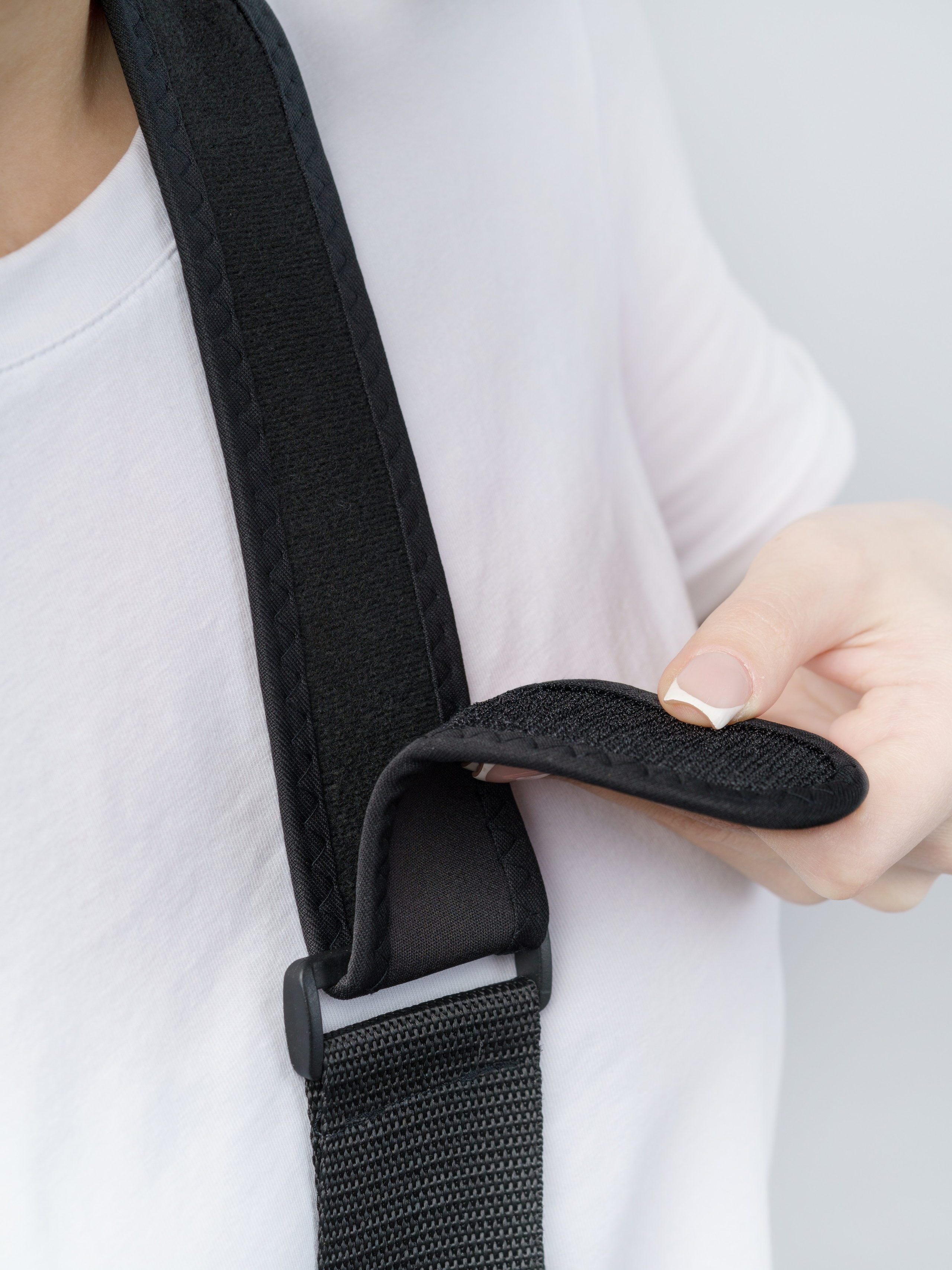 Бандаж-косынка, модель Анна. KED Production — продакшн из СПб. Создаём фото, видео и контент, который помогает брендам и селлерам продавать больше