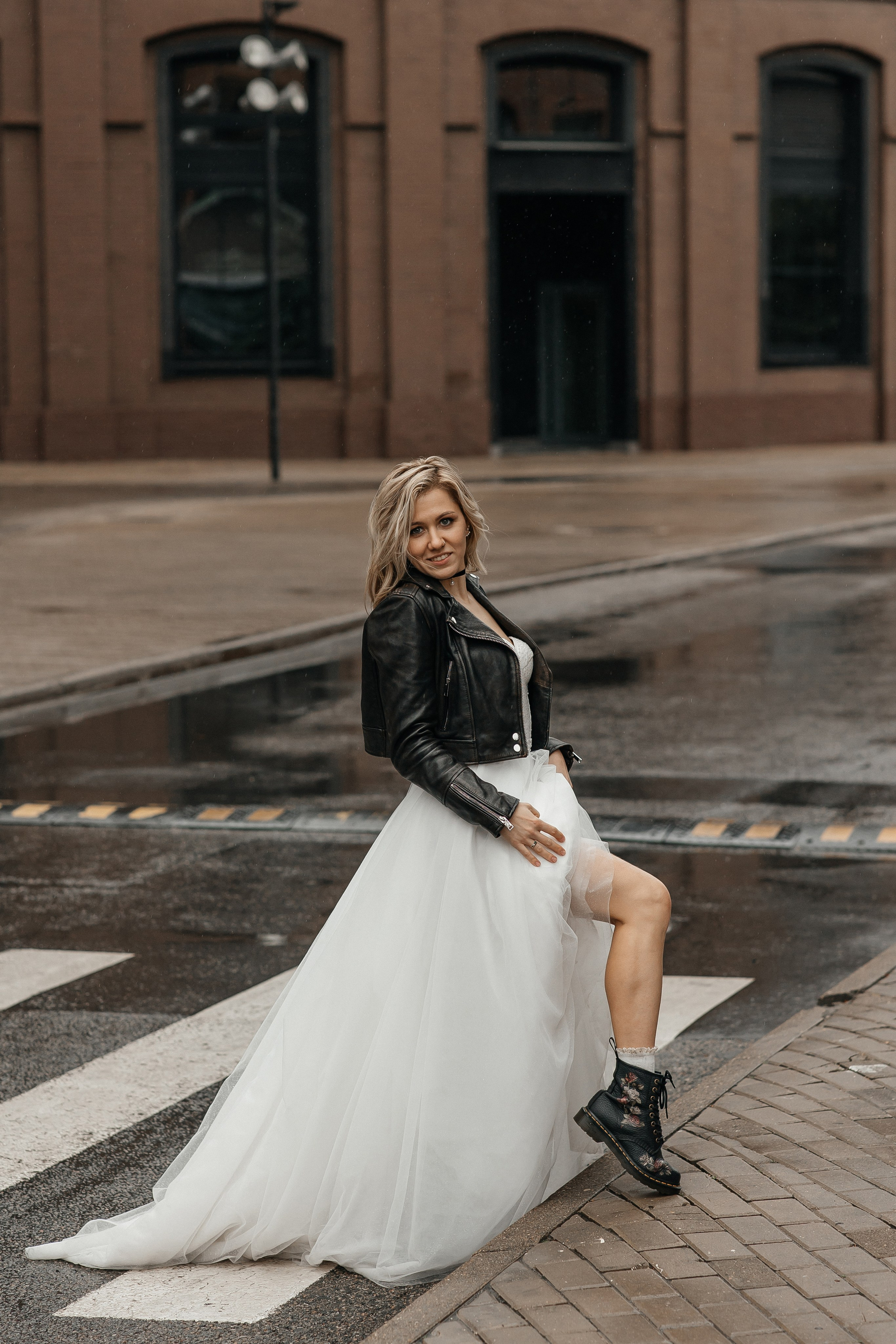 Свадебная прогулка в Москве в рок стиле