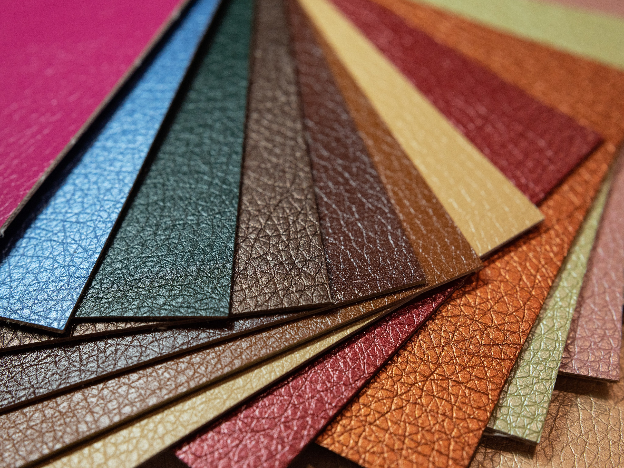 Цвет обложек книг ART. Фотограф новорожденных в Норильске Виктория Шагалиева