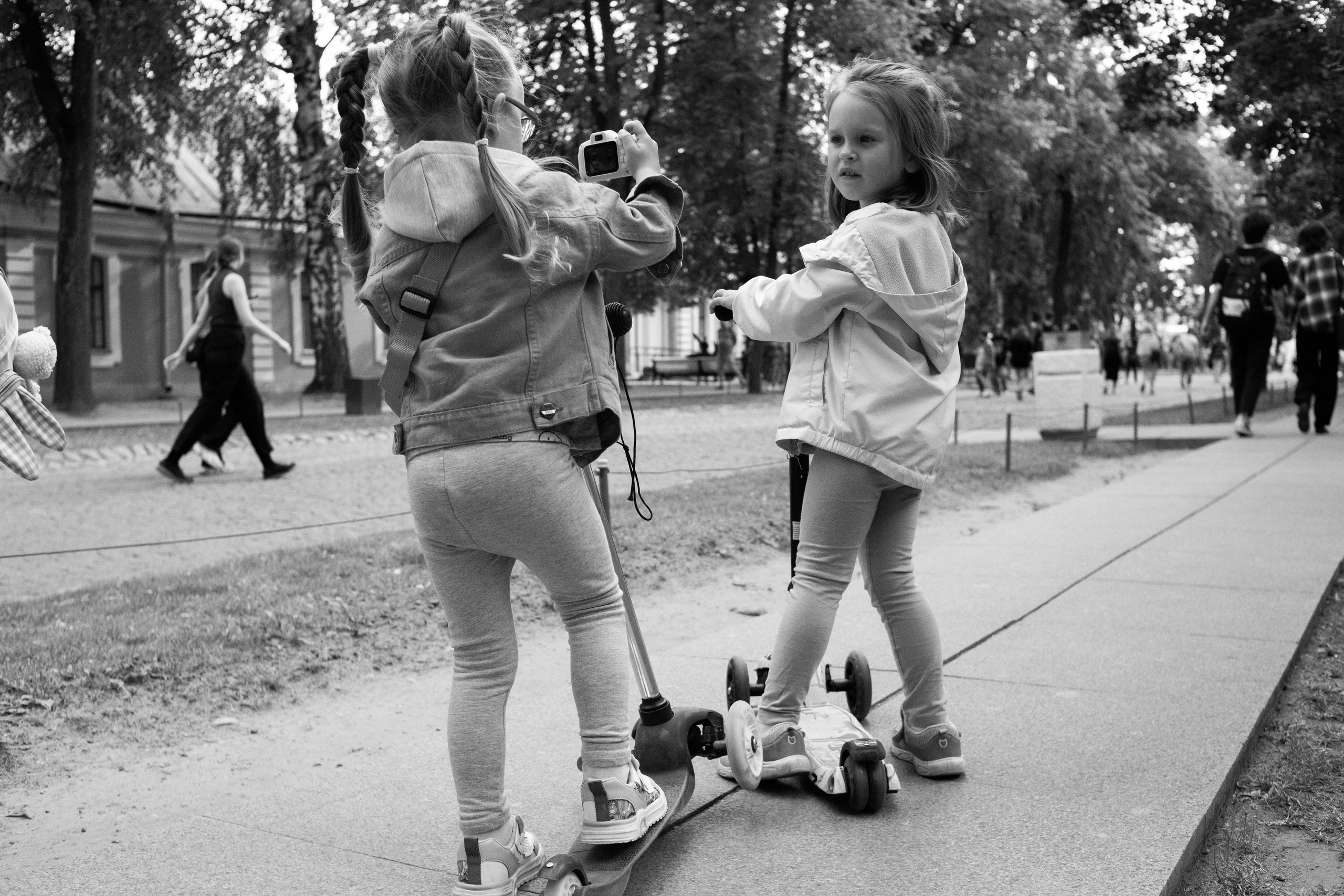 Алиса и Кристина. Детский и семейный фотограф в Челябинске Логинова Валерия