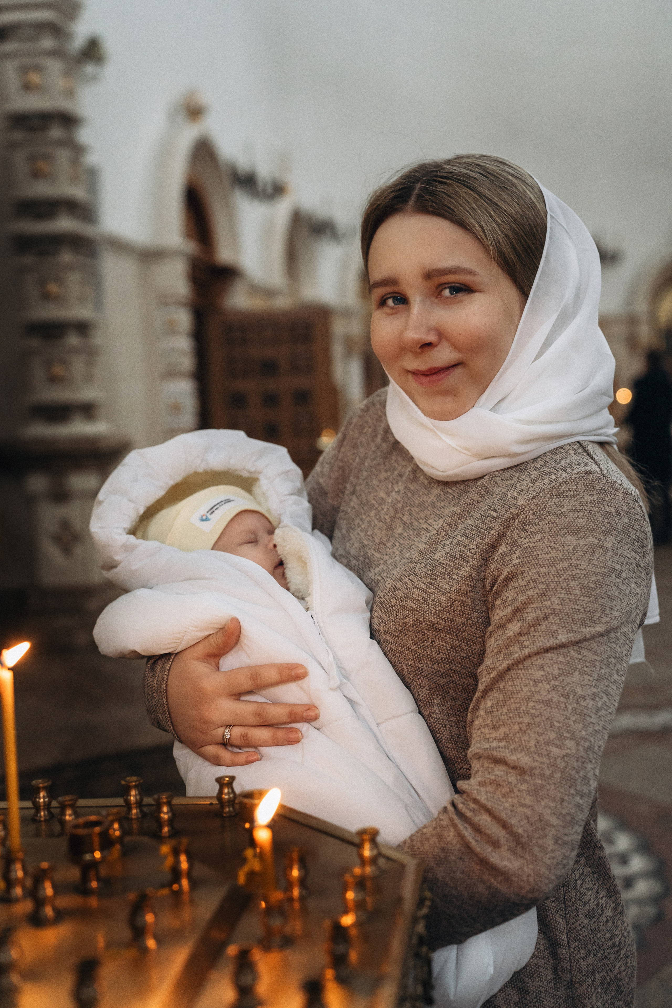 фотосессия крещения, фотограф таинства крещения Москва, ребенок с мамой крещение, фотограф на крещение Королев,  фотограф на таинство Крещения Мытищи, фотограф крещения Мытищи
