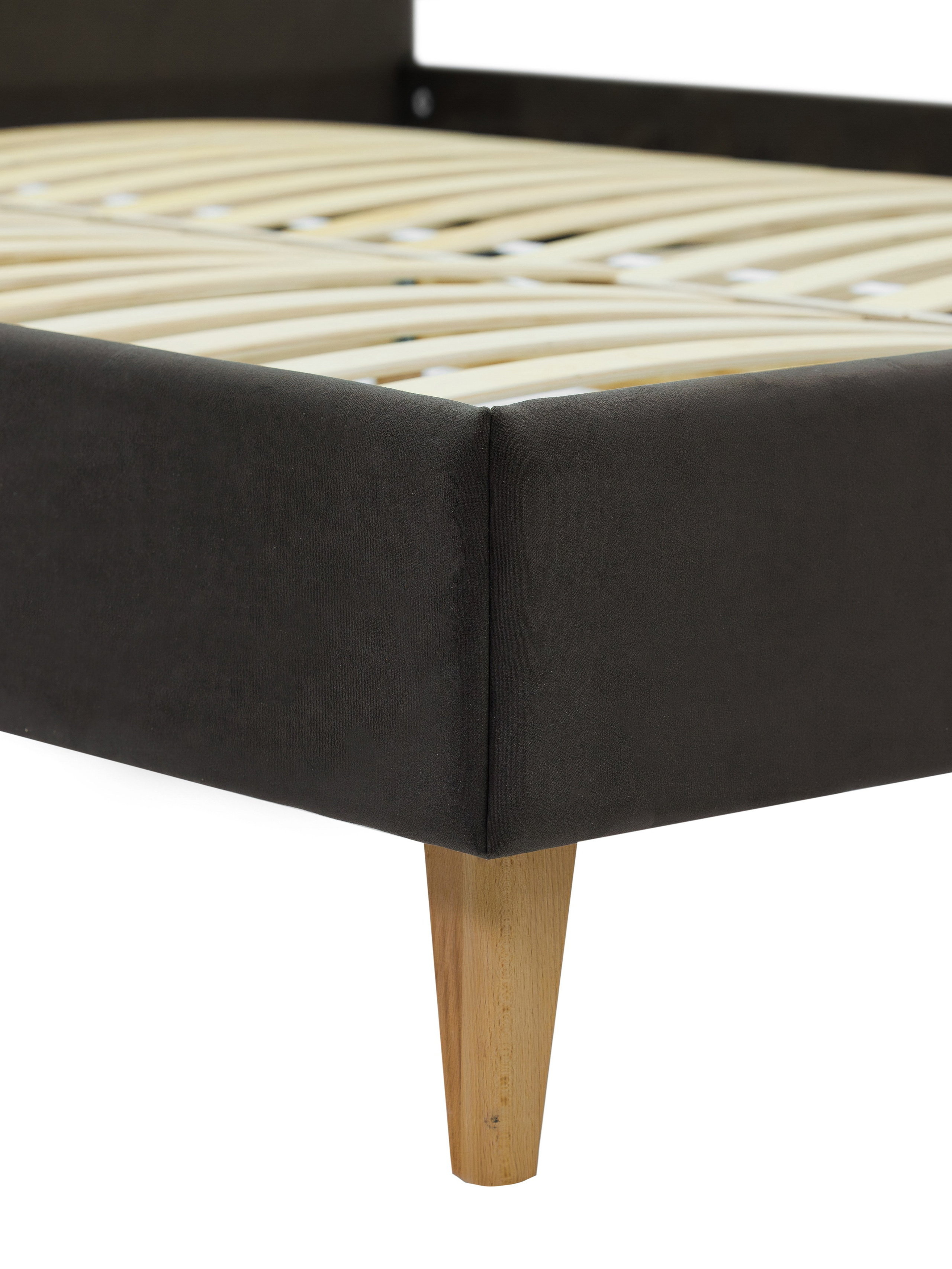 Кровать. Фотосъёмка для бизнеса — предметное фото, репортаж с мероприятий, портреты людей, съёмка интерьера и экстерьера