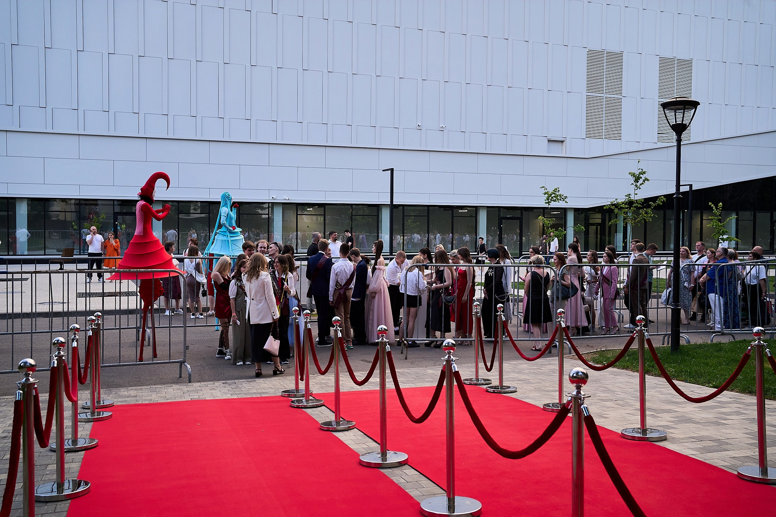 Выпускной 2024 концертный зал Академия ВТБ. Фотограф и Видеограф в Москве. Олег Корушев