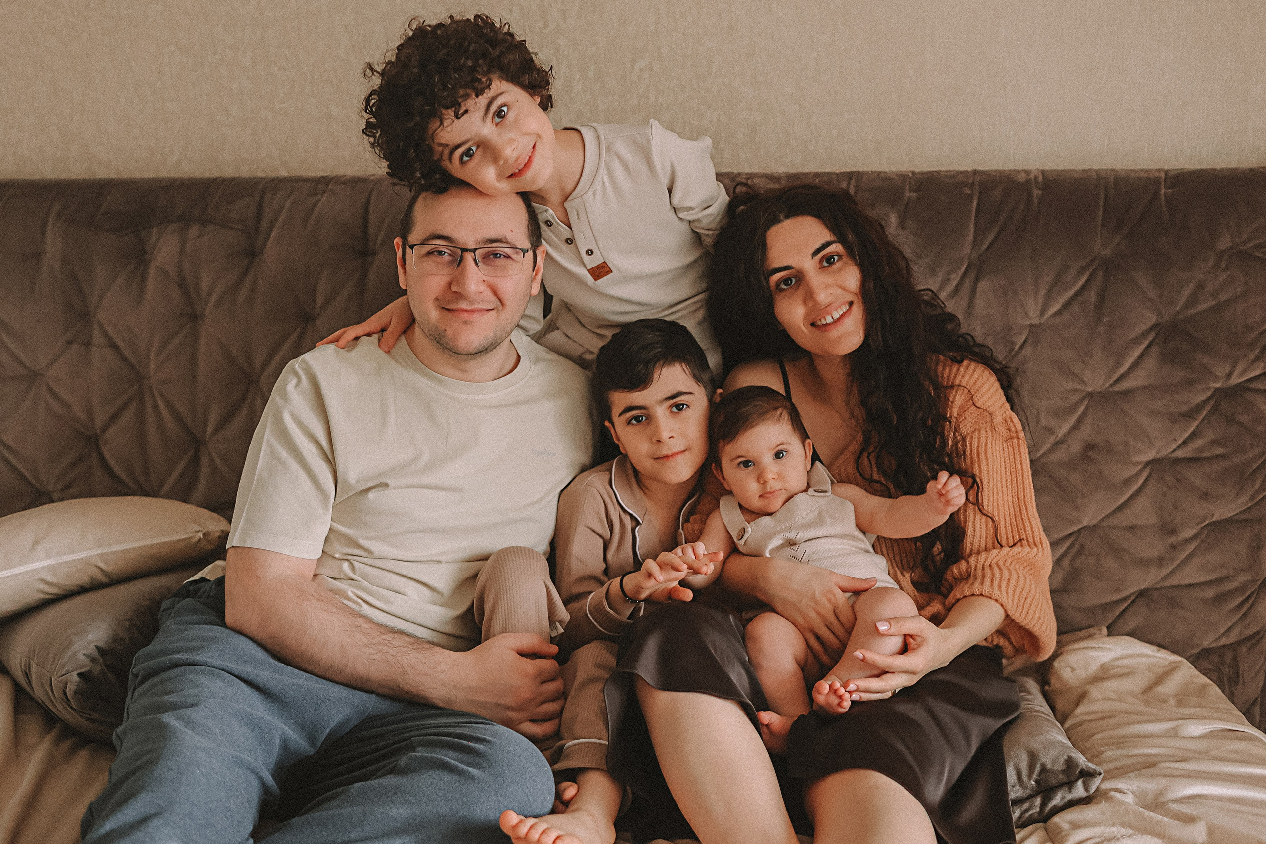 С малышкой. Семейный фотограф Тюмень, фотограф на роды Салмина Мария