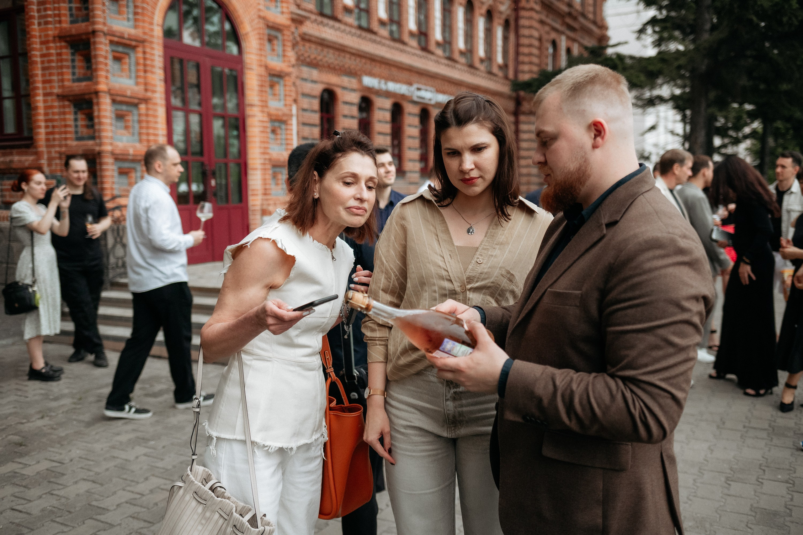 BY SIMPLE ВИНОТЕКА — ОТКРЫТИЕ. СВОИ. ФОТООТЧЕТЫ-СОБЫТИЯ-МЕСТА