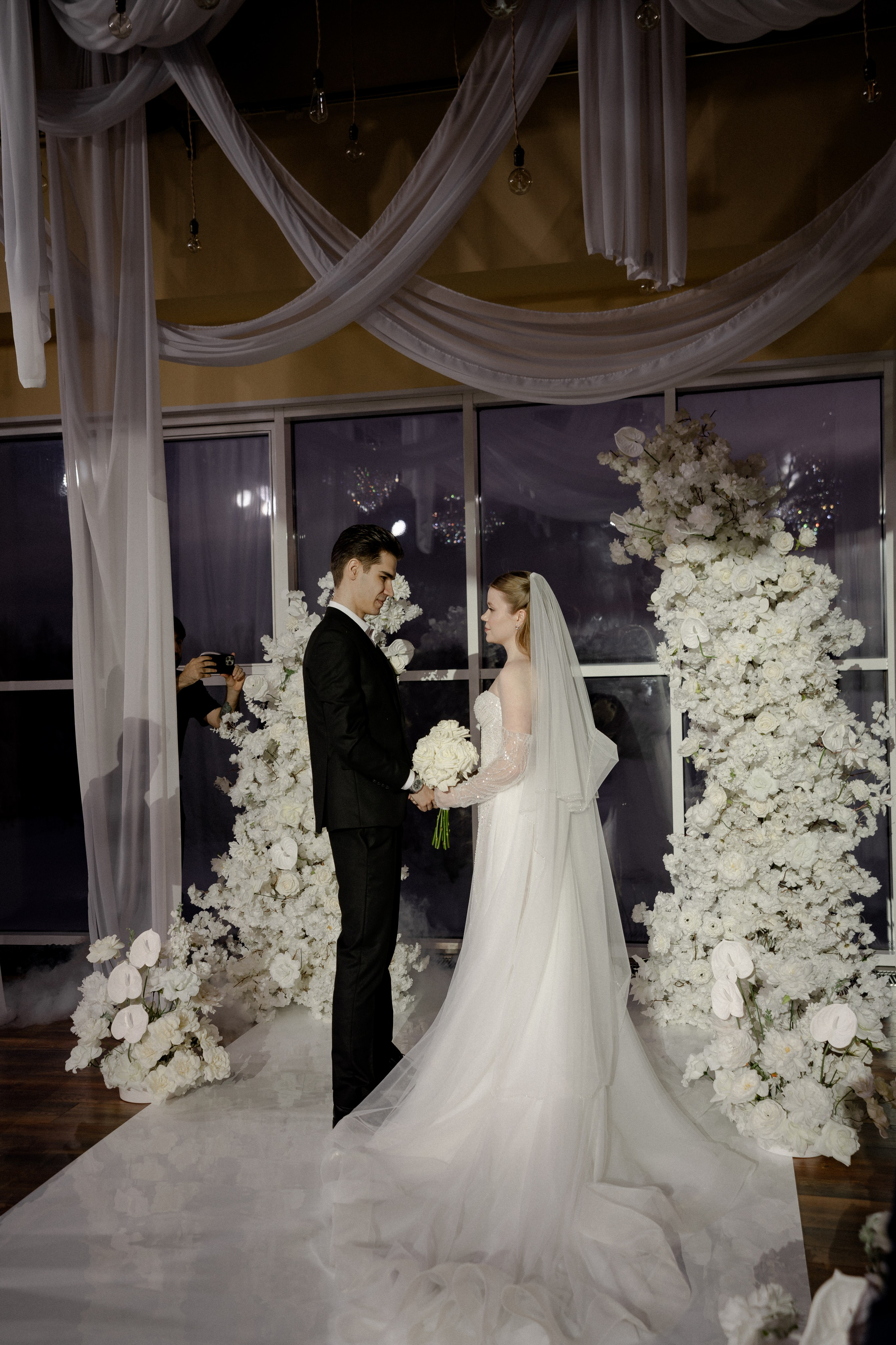 СВАДЕБНАЯ СЬЕМКА СБОРОВ В ОТЕЛЕ И ВЫЕЗД НА ЦЕРЕМОНИЮ (СНЯТО В СИБИРЕ В НИЖНЕВАРТОВСКЕ). Профессиональный фотограф, Санкт-Петербург — Виктория Богомолова