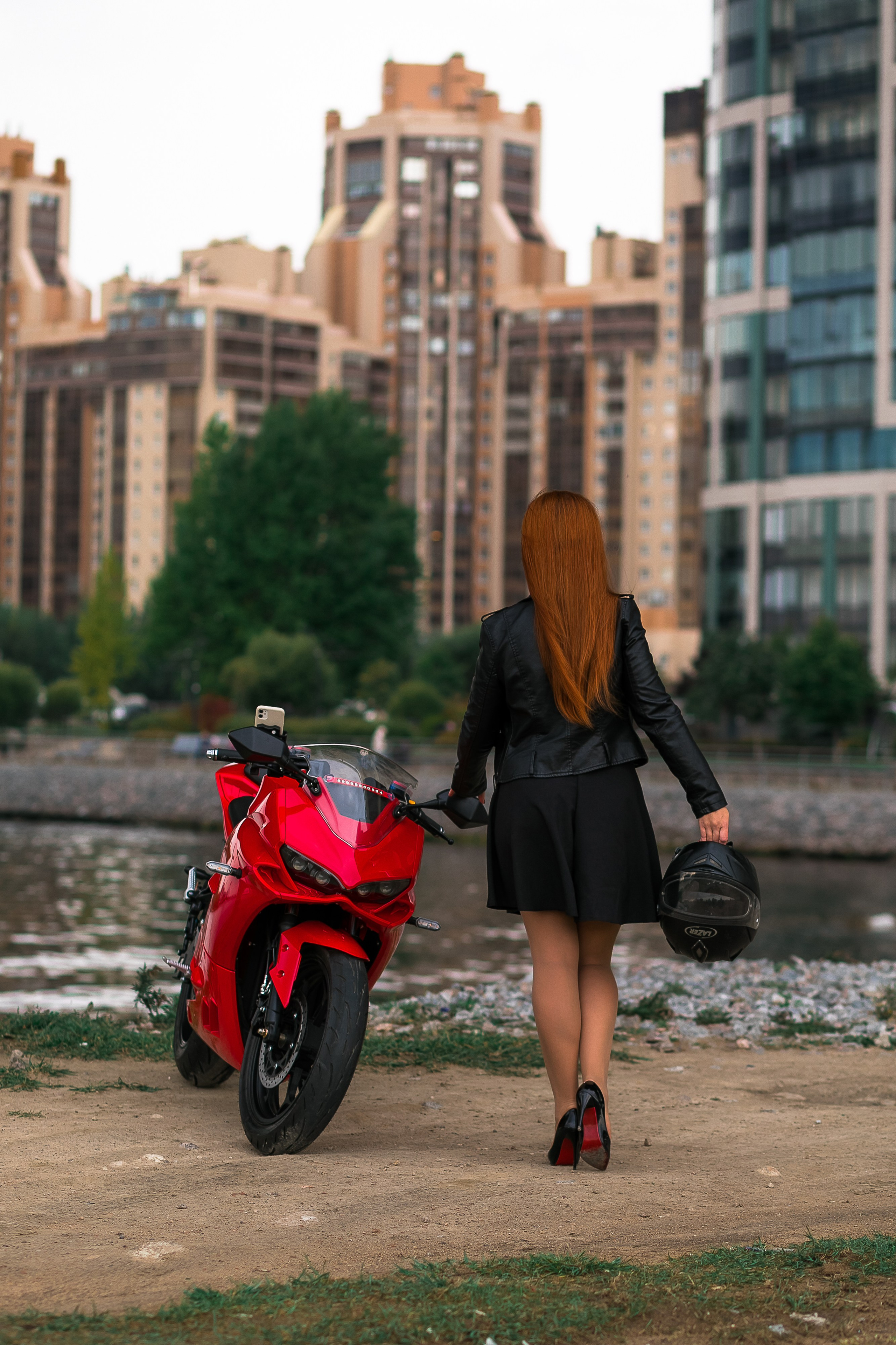 Фотосессия на мотоцикле для девушки. Семейный и свадебный фотограф в Санкт-Петербурге Таша Семёнова