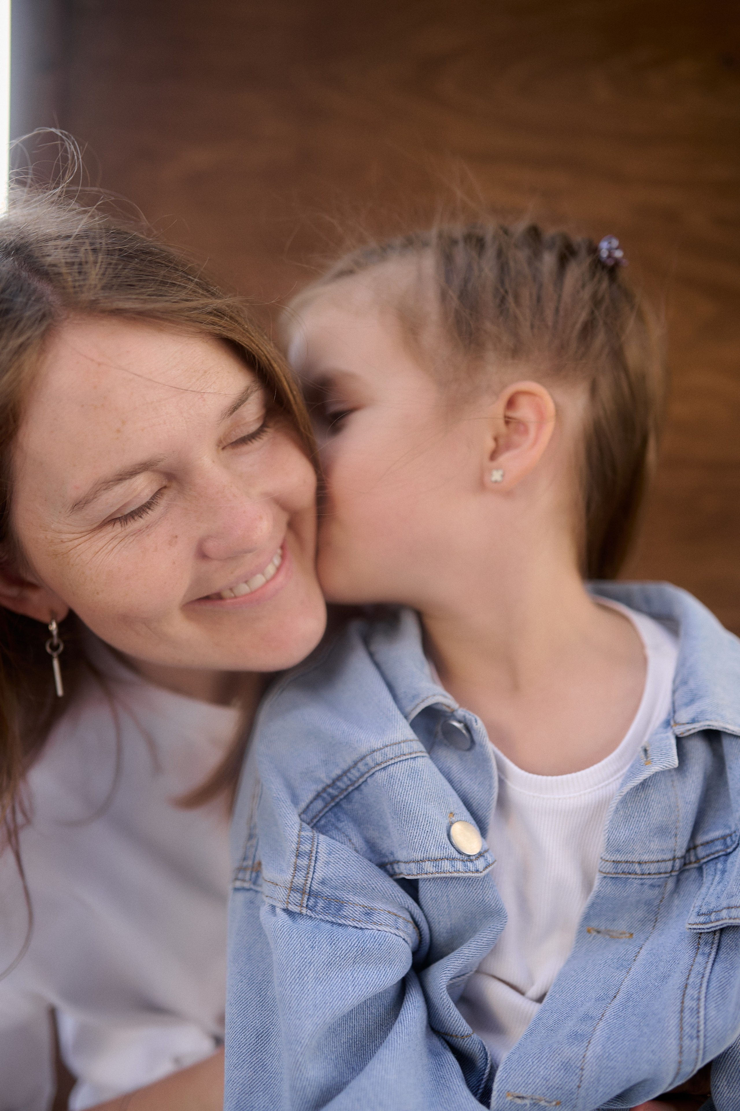 Катя и Ника. Прогулка по Новому Арбату. Семейный и свадебный lifestyle-фотограф в Москве Мария Петрова