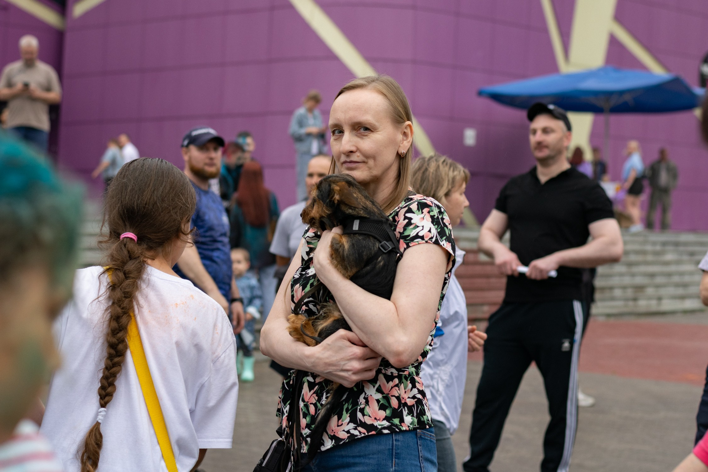 Антон Курдюмов фотограф в Хабаровске Рина Курдюмова фото27 foto27 Антон Дорофеев репортажный репортаж документалист Тони и Рина фотосоздатели День молодежи по-русски Хабаровск кинотеатр