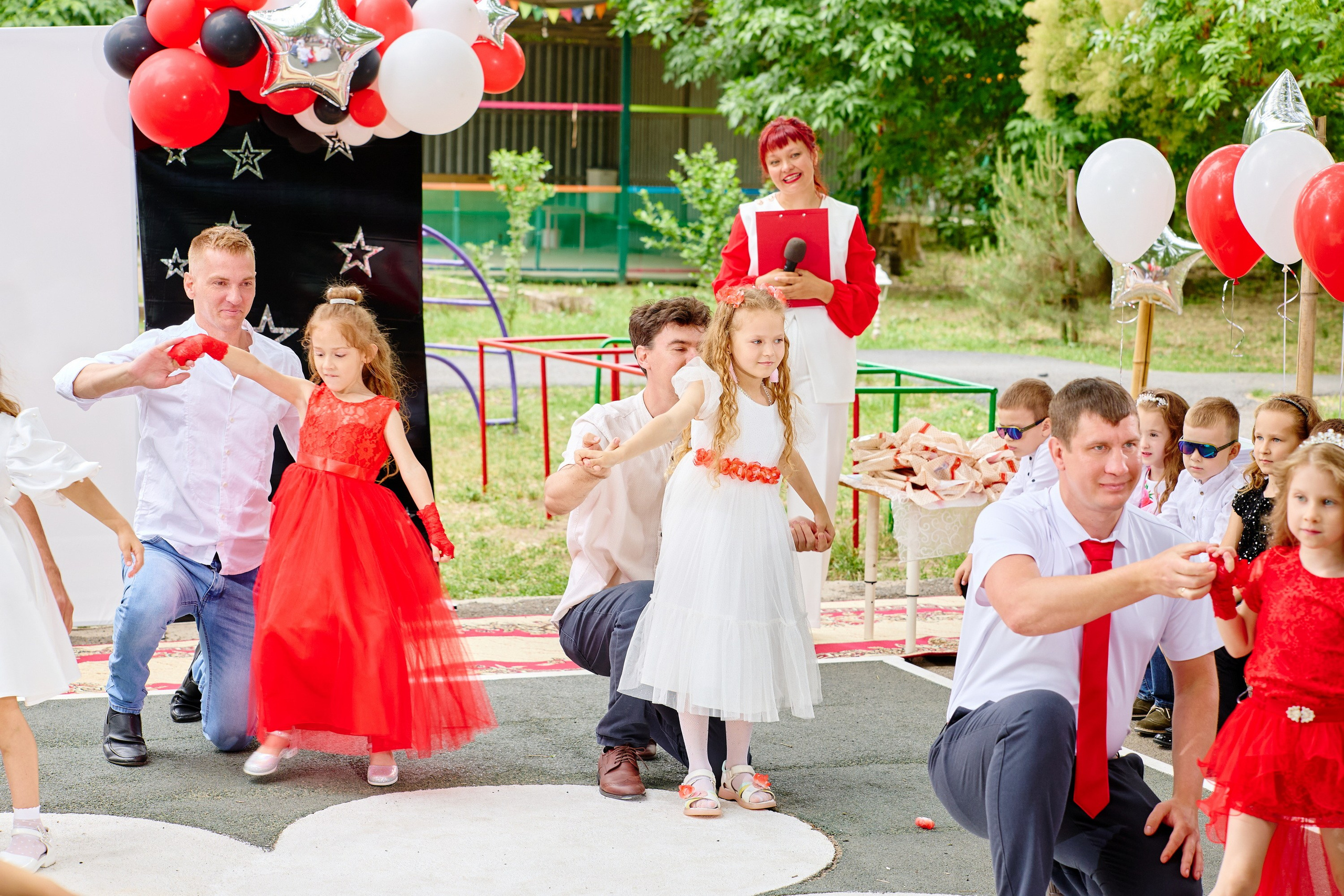Выпускной 45 сад. Фотограф Выпускные альбомы Таганрог Сергей Коробченко