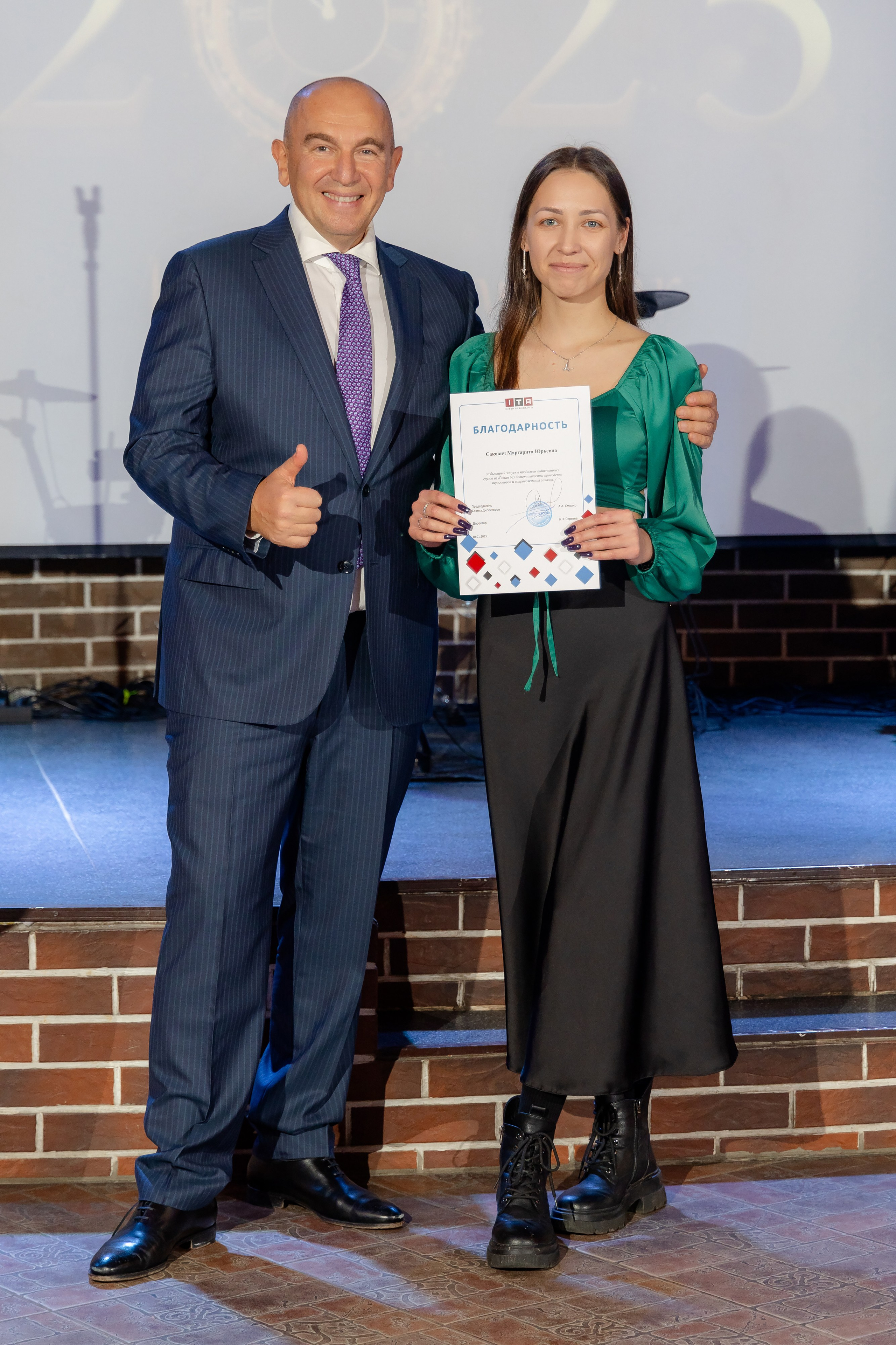 Корпоративная новогодняя съемка для логистической компании ИТА. Свадебный фотограф в Минске/Беларуси Сергей Спиридонов