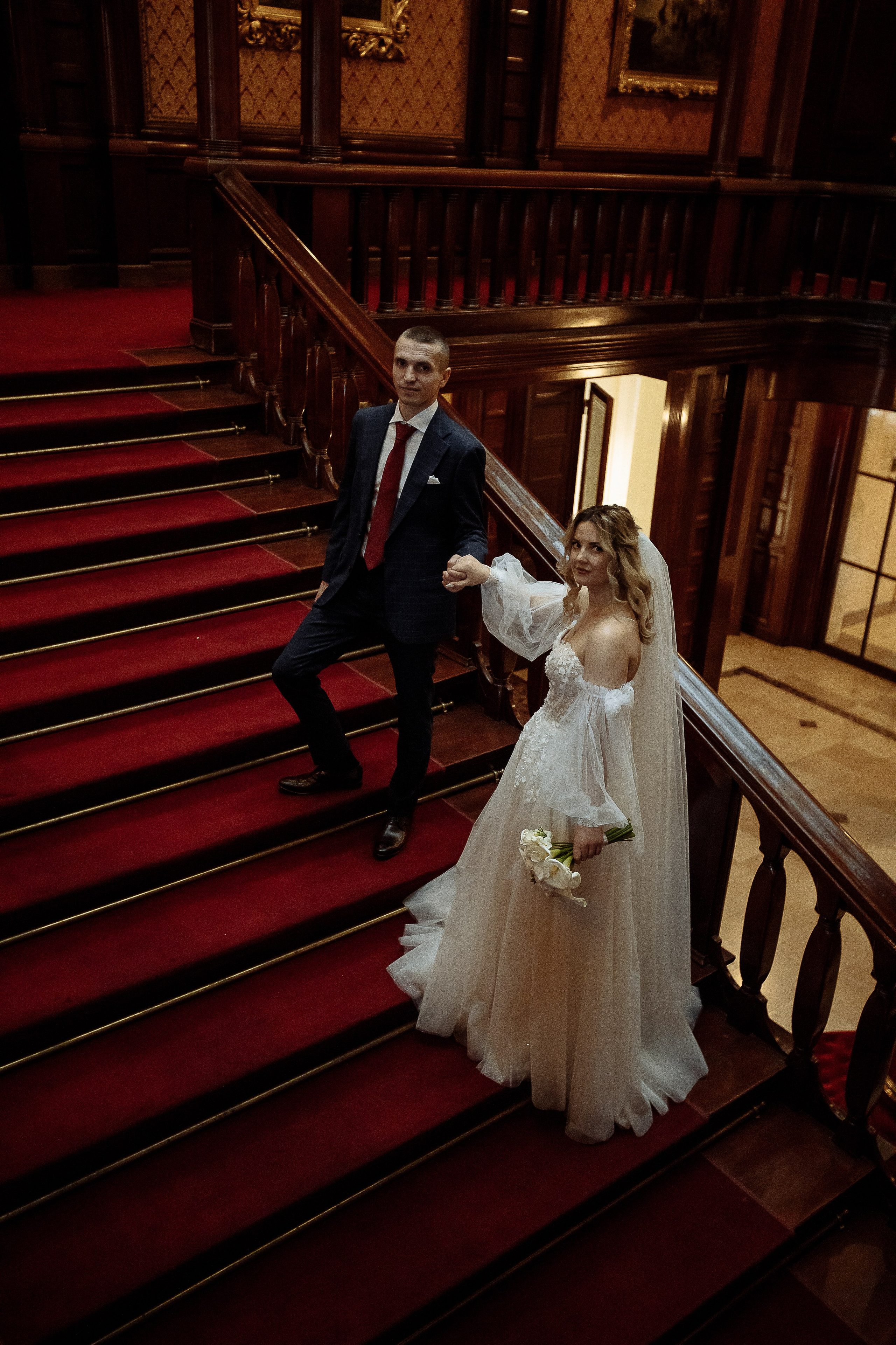 Ślubna sesja zdjęciowa w Muzeum. Свадебный фотограф Варшава Лодзь Польша Елена Юцова