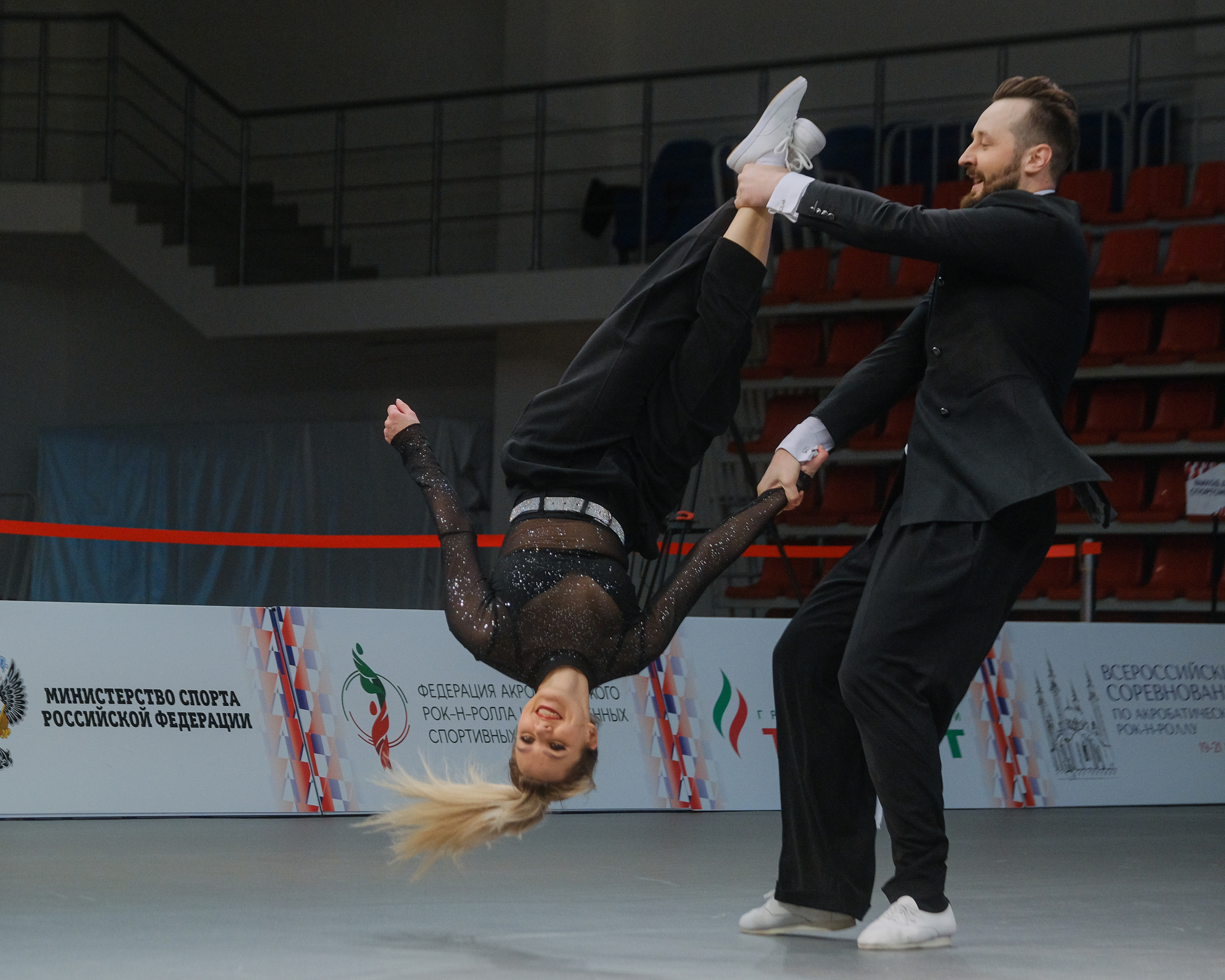 Фотограф на акробатический рок-н-ролл. Репортажный фотограф в Казани Павел Серпокрылов