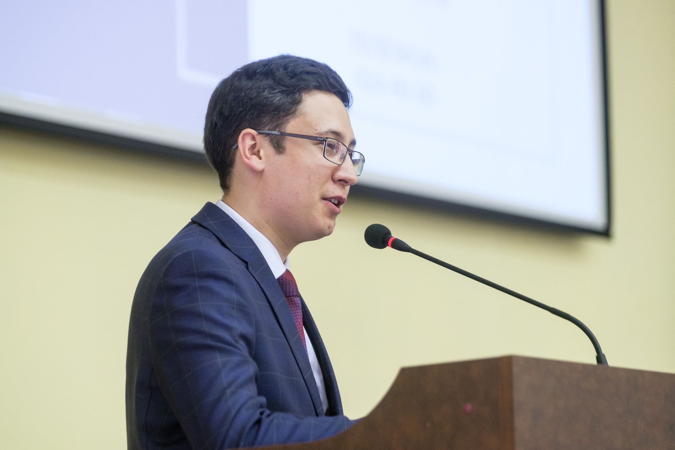 Репортажная съемка на встрече предпринимателей с министром финансов. Репортажный фотограф в Казани Павел Серпокрылов