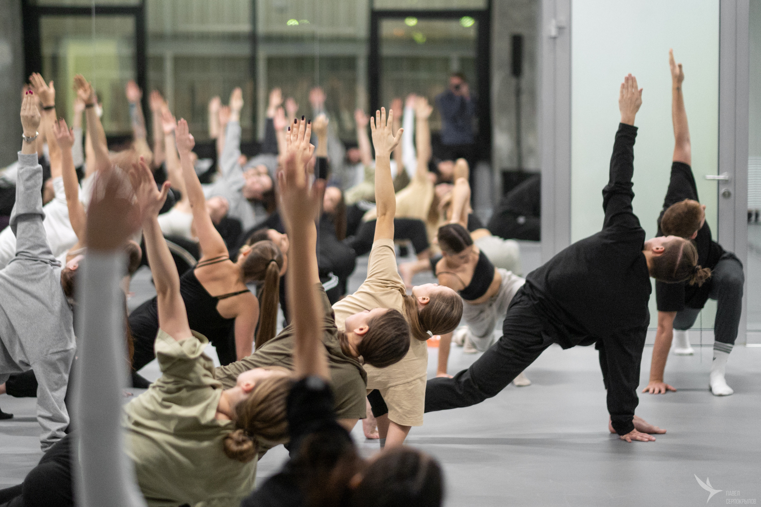 Подготовка к перфомансу WILDCHILD. Репортажный фотограф в Казани Павел Серпокрылов