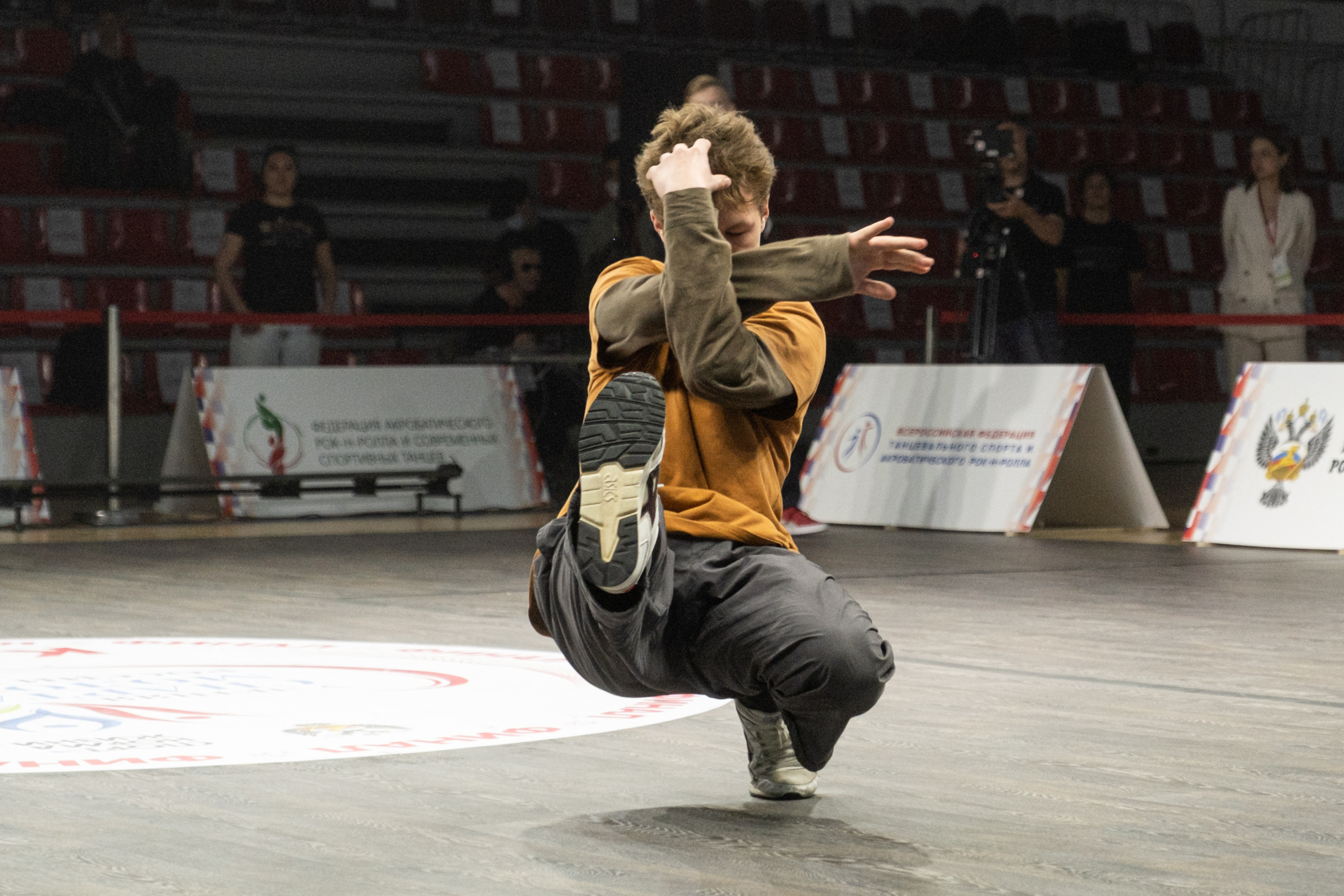 Фотосъемка брейкинга. Репортажный фотограф в Казани Павел Серпокрылов