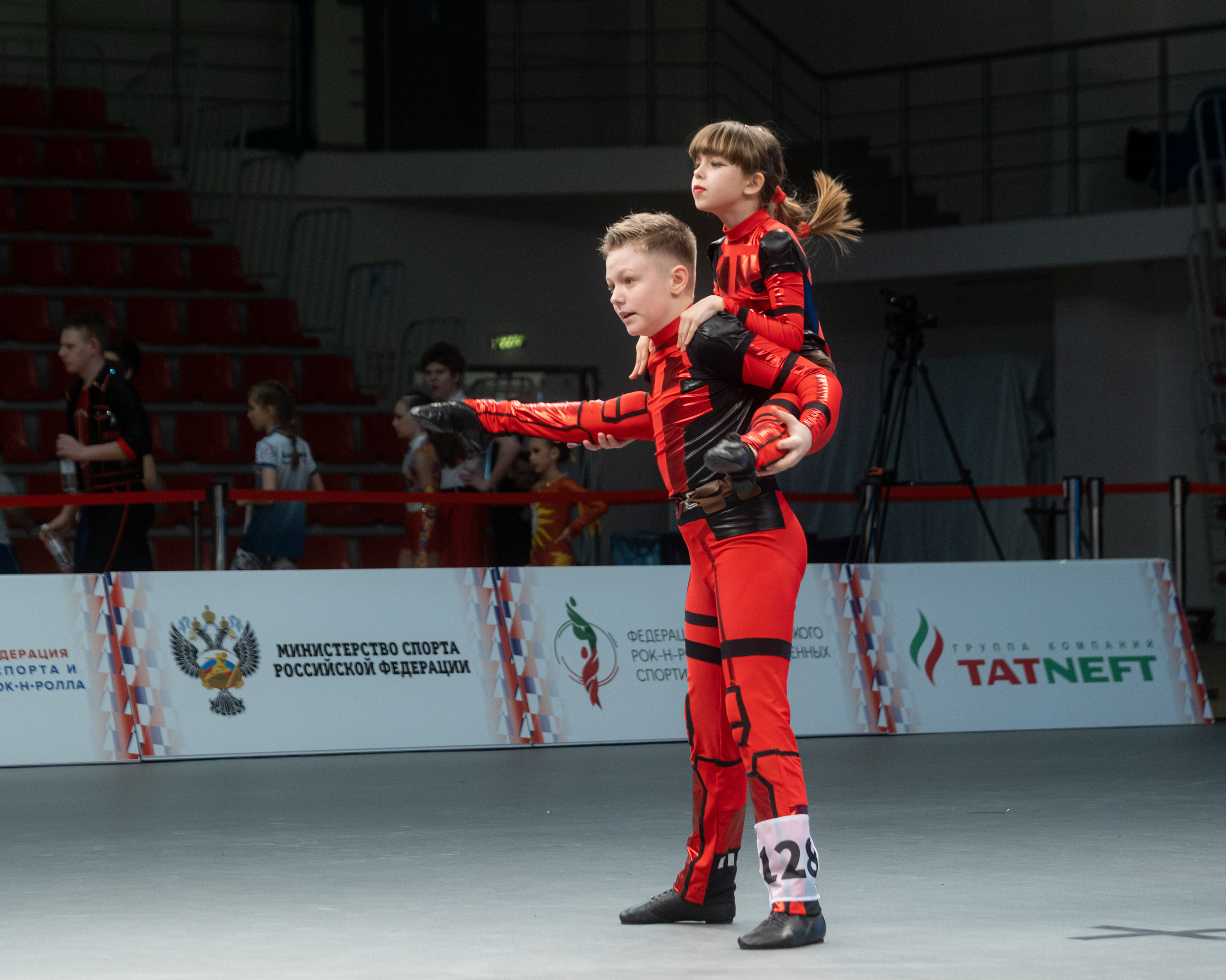Фотограф на акробатический рок-н-ролл. Репортажный фотограф в Казани Павел Серпокрылов