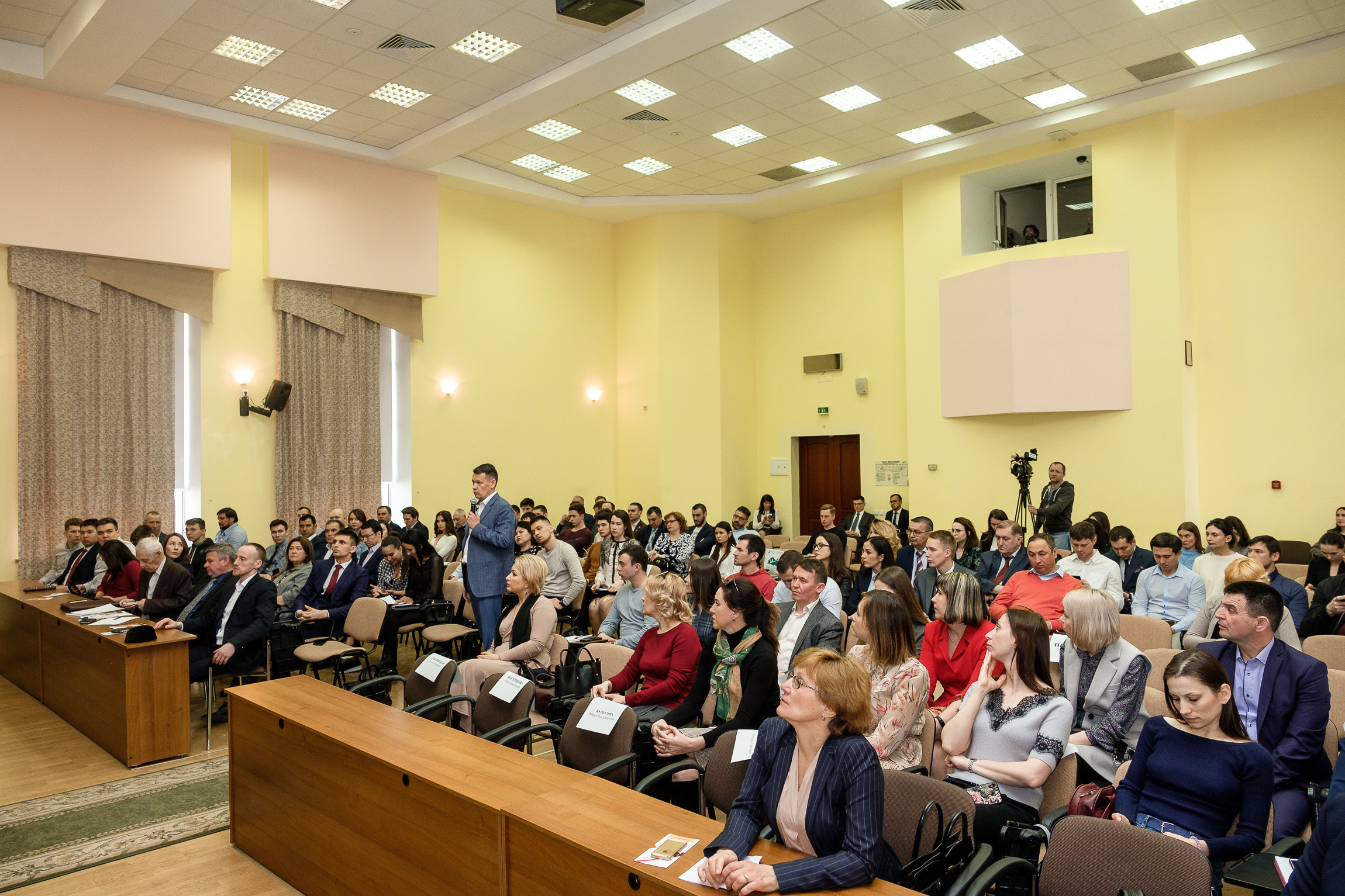 Репортажная съемка на встрече предпринимателей с министром финансов. Репортажный фотограф в Казани Павел Серпокрылов