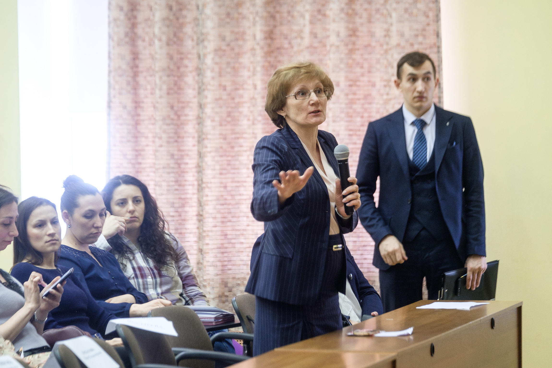 Репортажная съемка на встрече предпринимателей с министром финансов. Репортажный фотограф в Казани Павел Серпокрылов