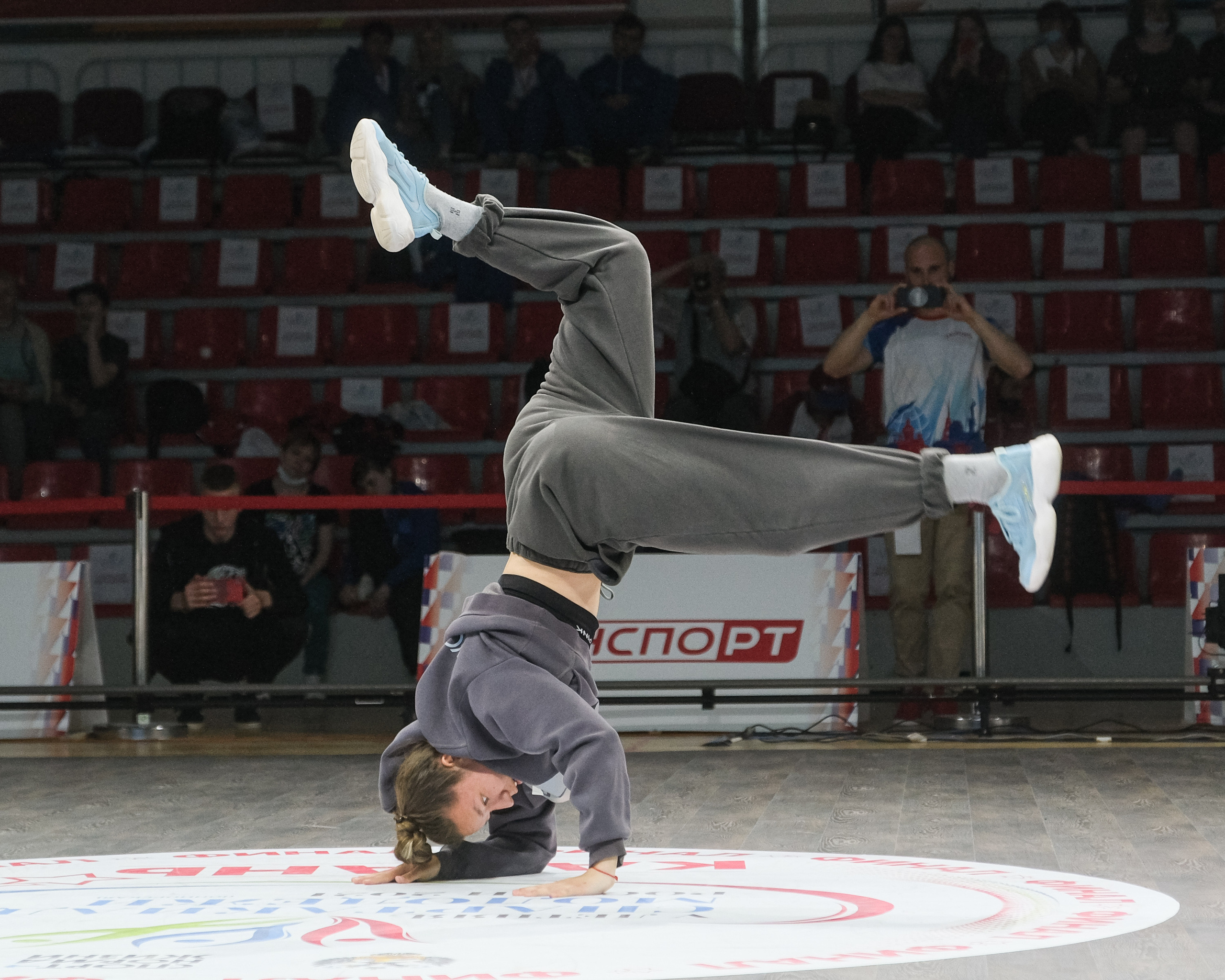 Фотосъемка брейкинга. Репортажный фотограф в Казани Павел Серпокрылов