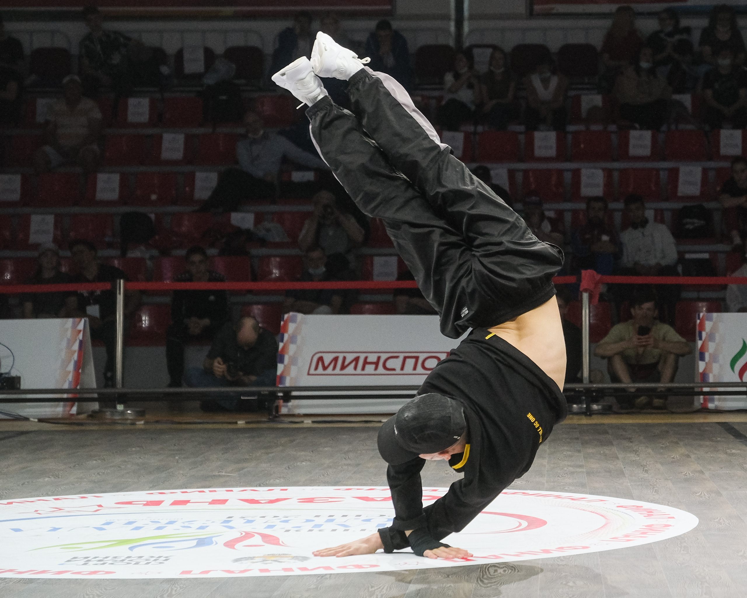 Фотосъемка брейкинга. Репортажный фотограф в Казани Павел Серпокрылов