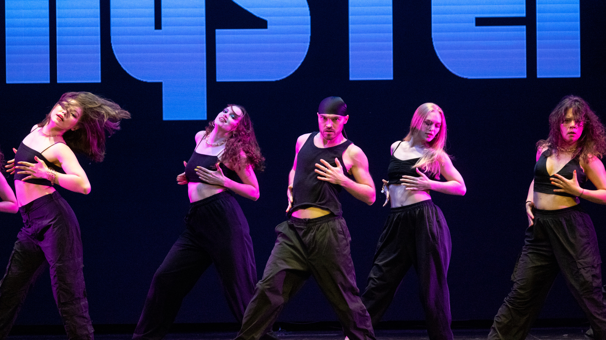 Kingstep Show 9. Первые кадры. Репортажный фотограф в Казани Павел Серпокрылов