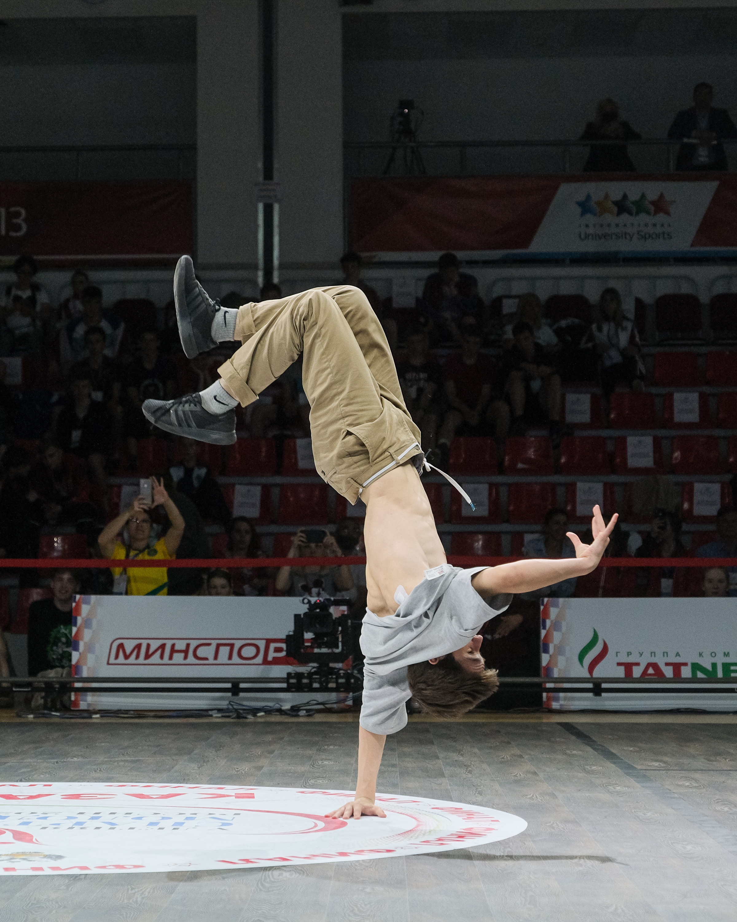 Фотосъемка брейкинга. Репортажный фотограф в Казани Павел Серпокрылов