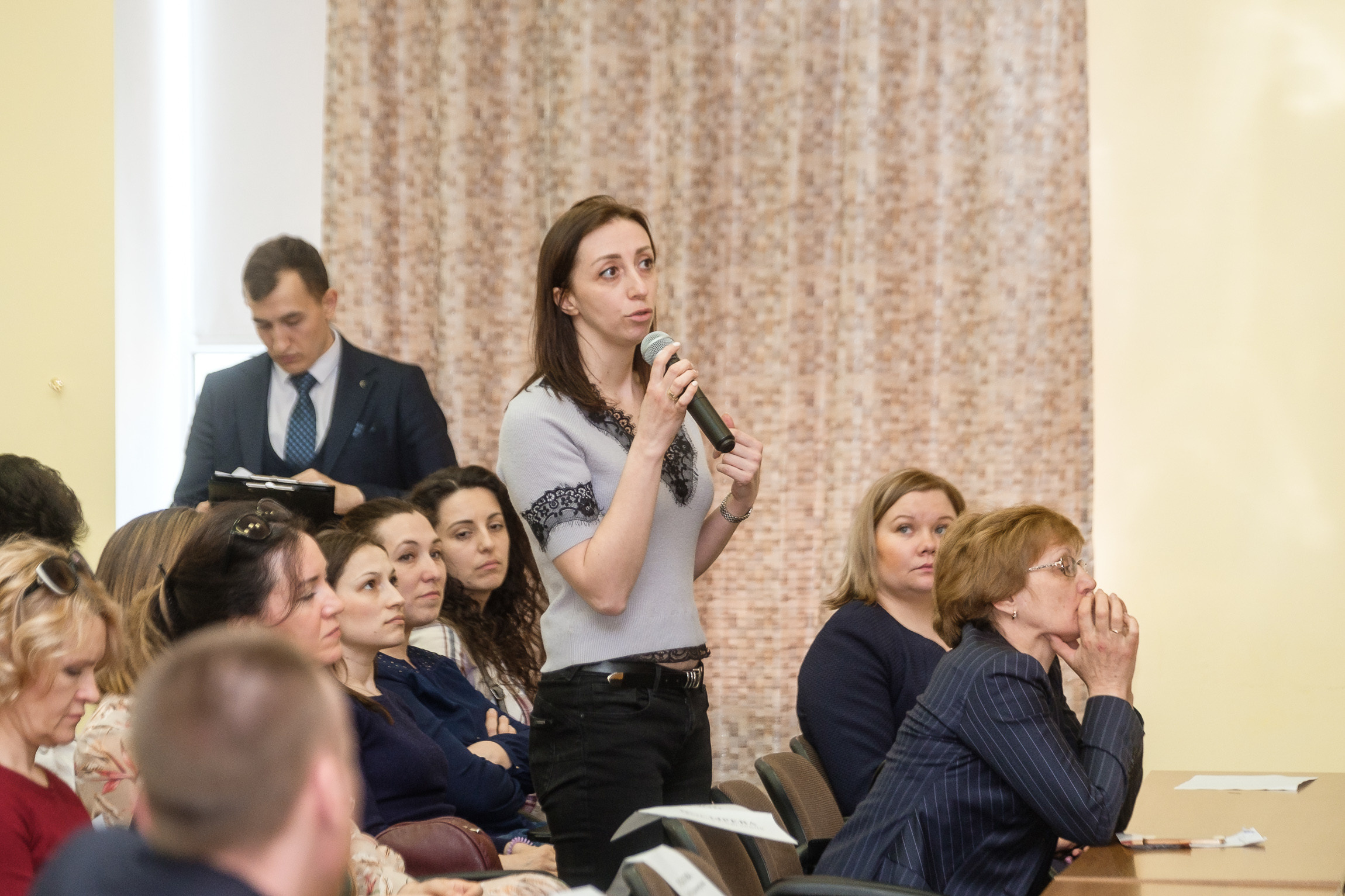 Репортажная съемка на встрече предпринимателей с министром финансов. Репортажный фотограф в Казани Павел Серпокрылов