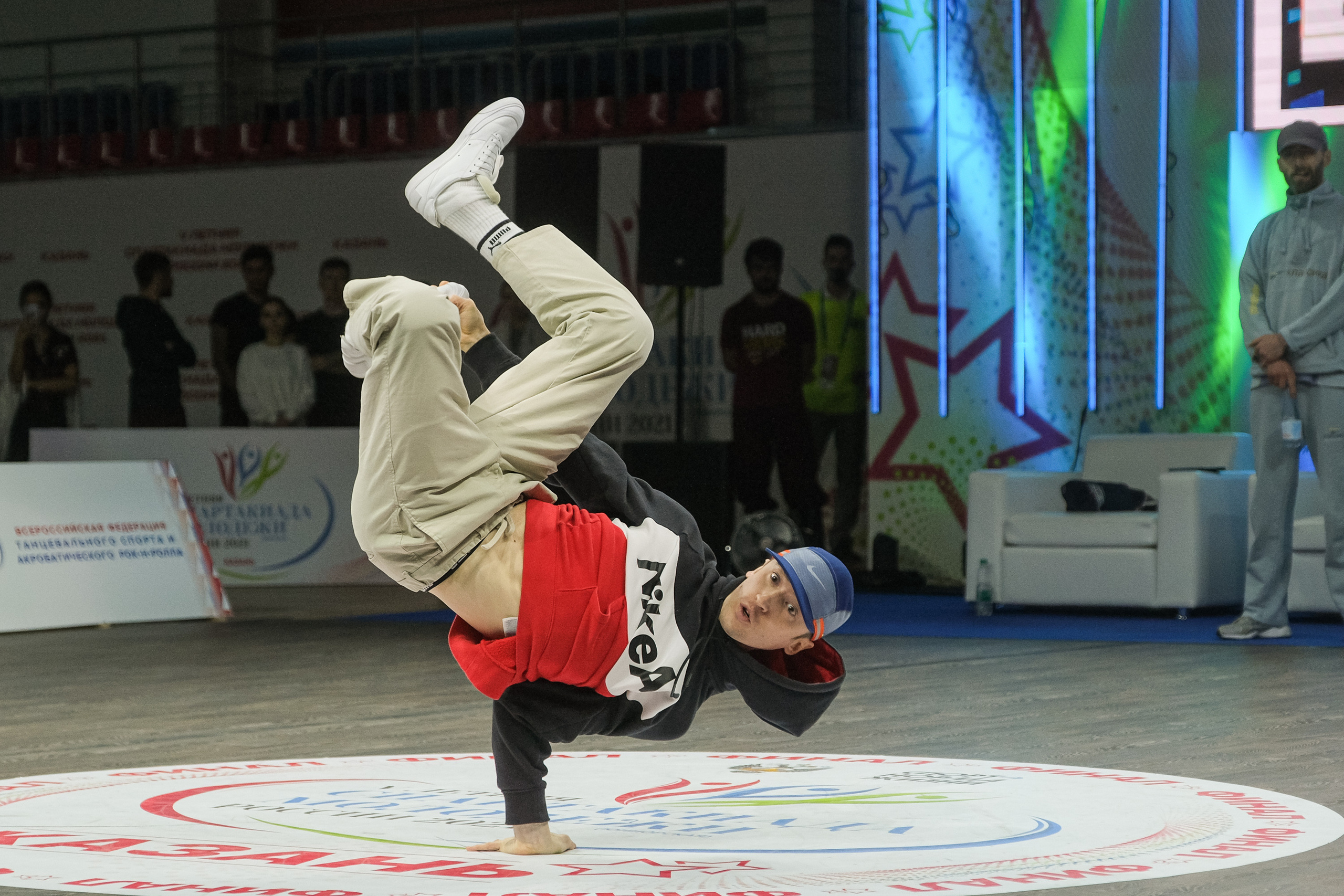 Фотосъемка брейкинга. Репортажный фотограф в Казани Павел Серпокрылов