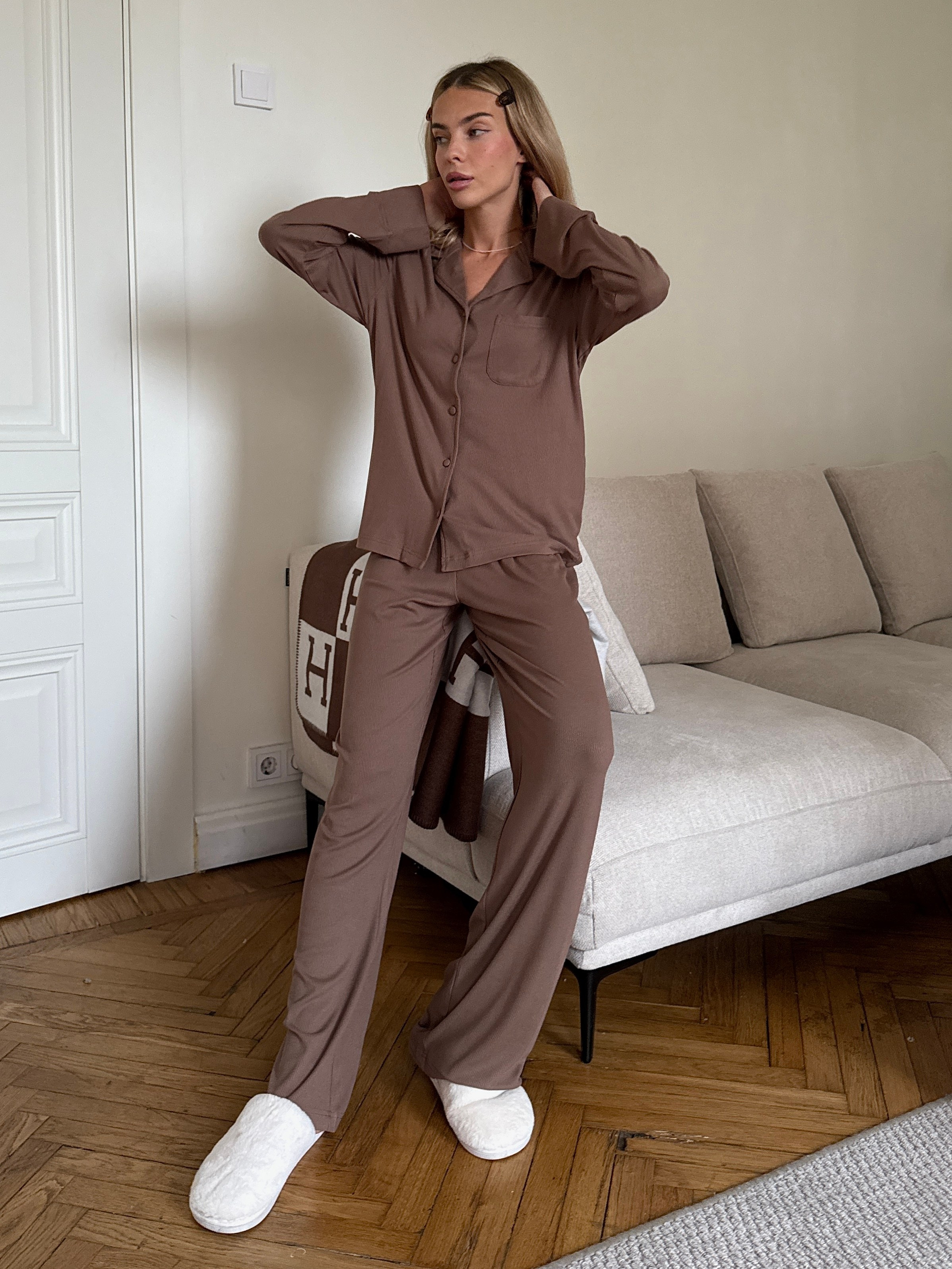 OuMoona. Фотограф для брендов и индивидуальных фотосессий в Москве