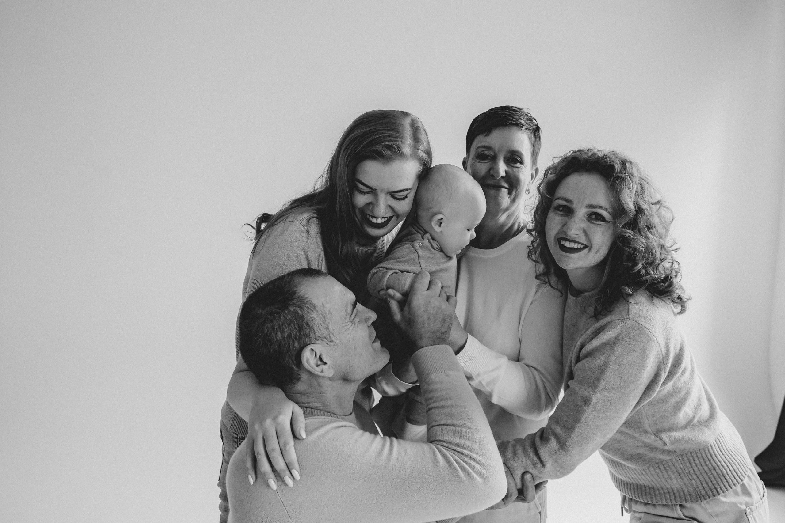 Семейная фотосессия в студии. Семейный и женский фотограф в Краснодаре Анастасия Приймак