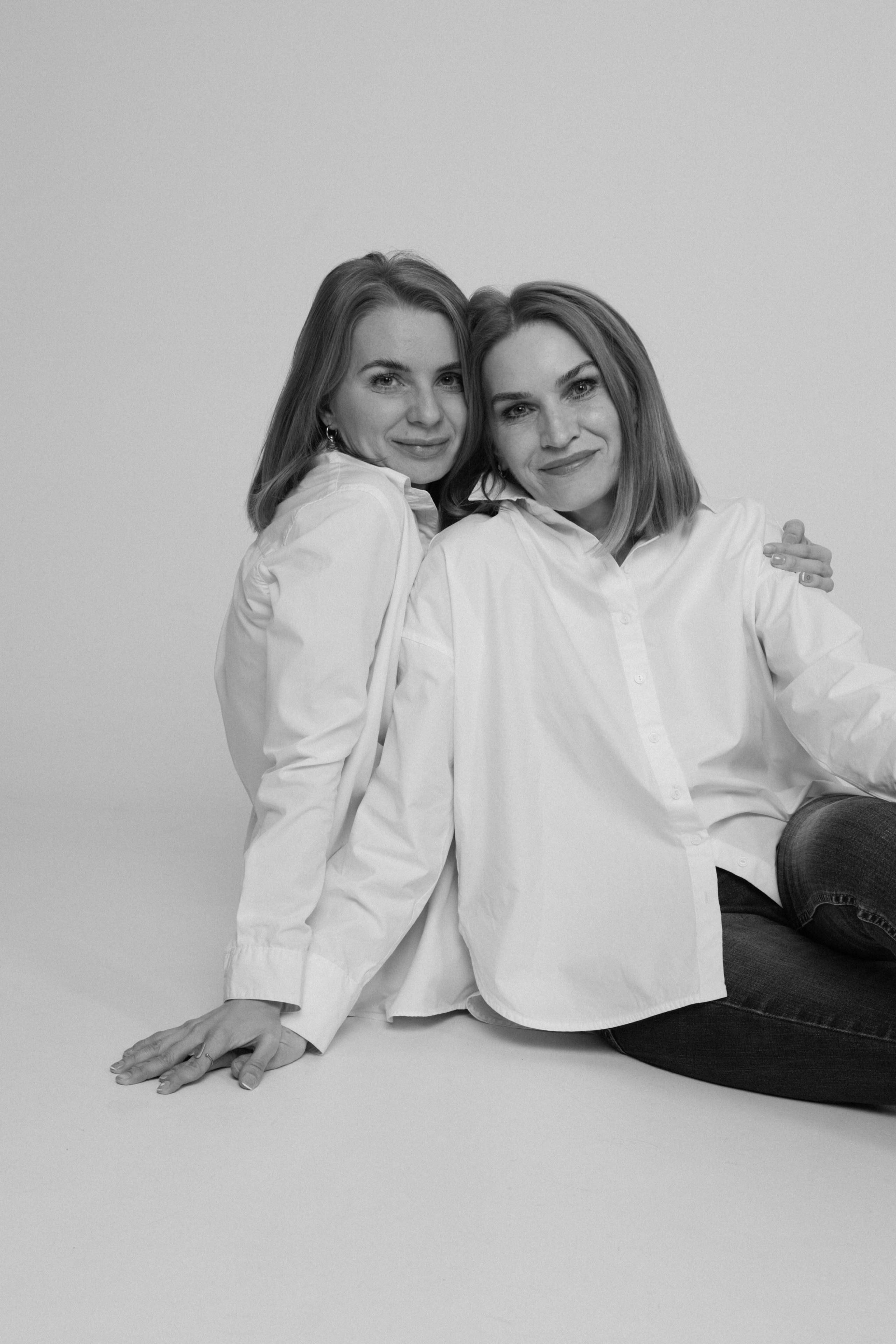 Наташа и Александра. Главная