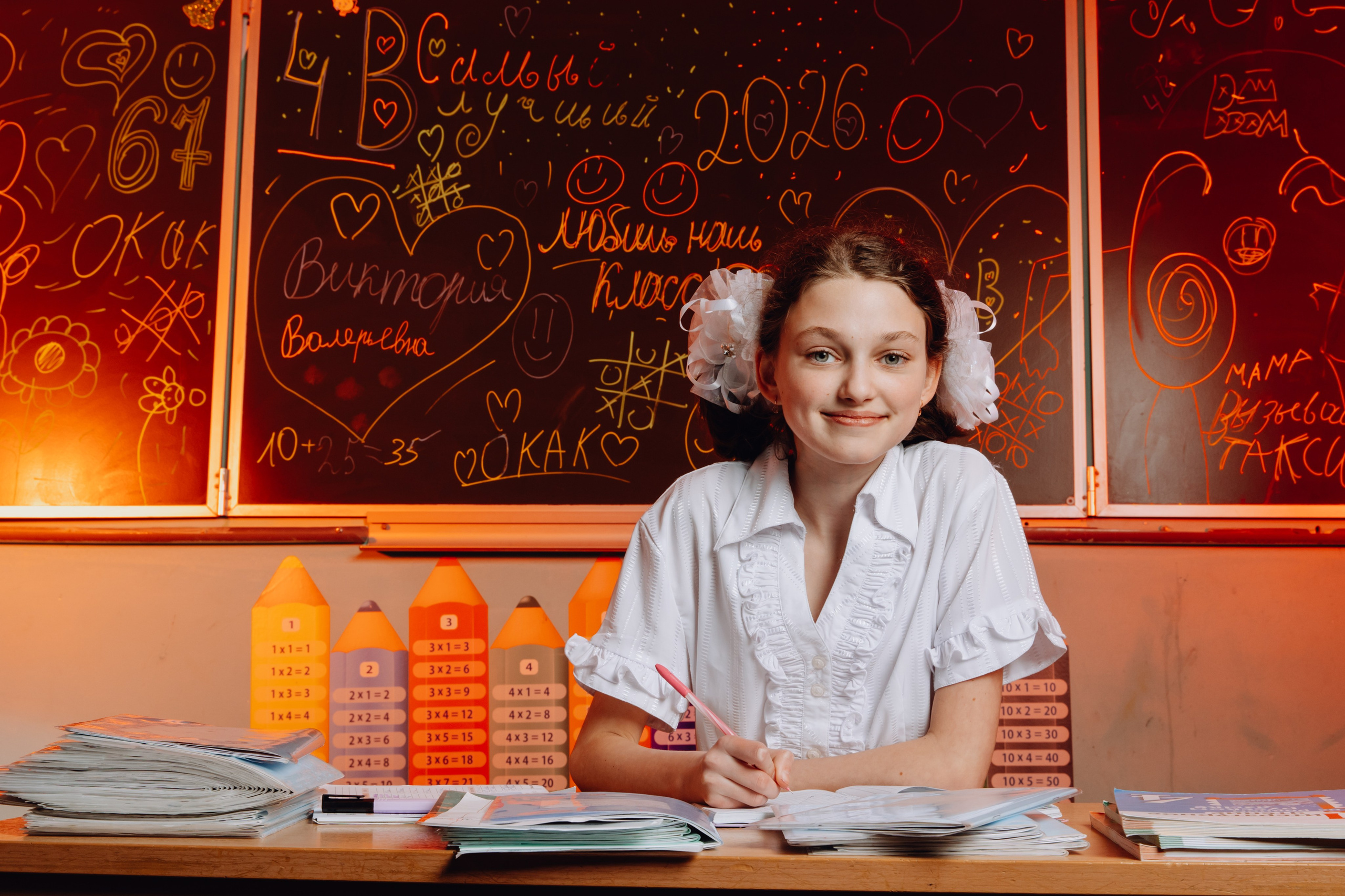 Школьные альбомы в Чернянке. Фотограф Максим Никонов