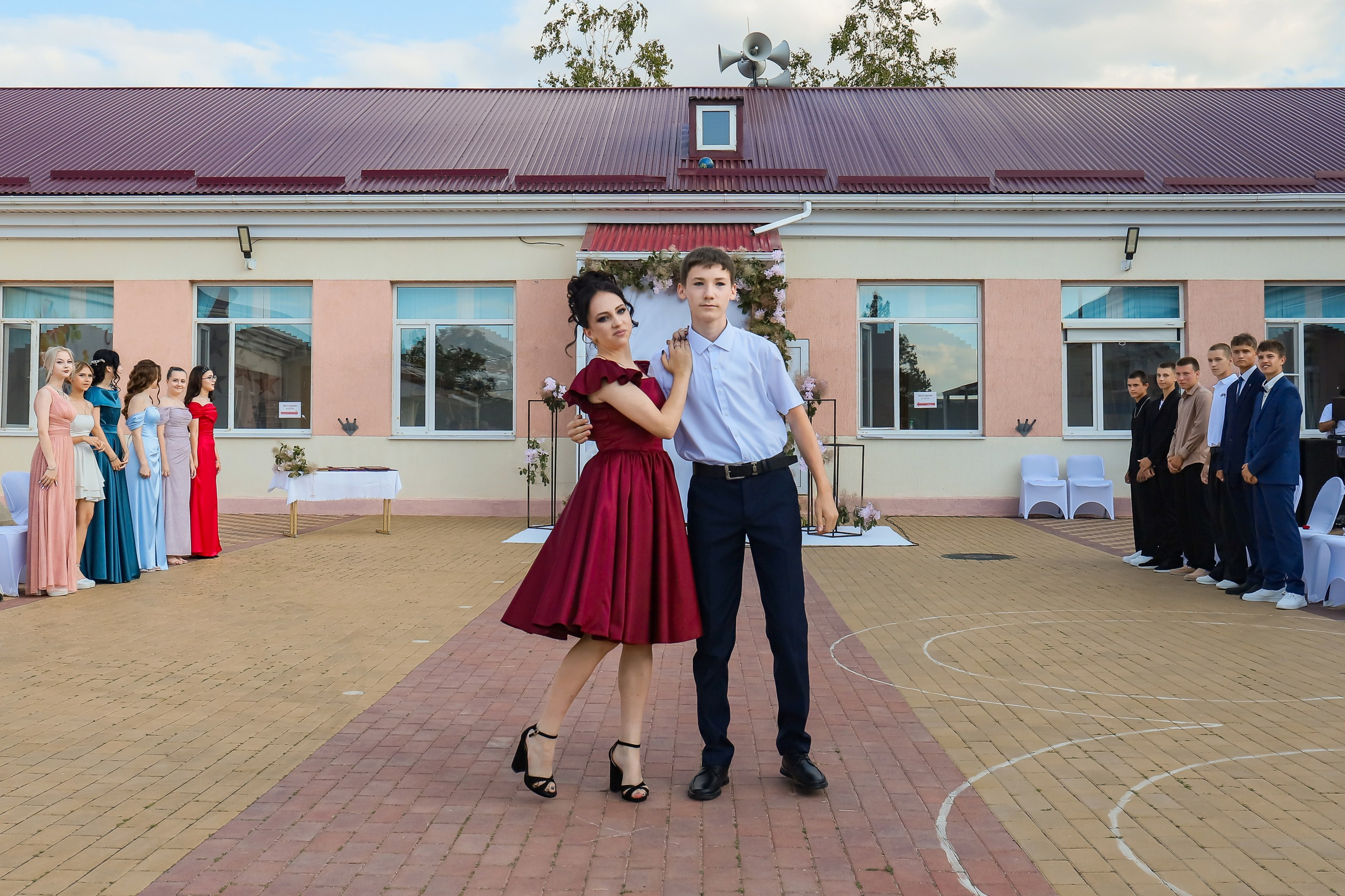 Фотограф и Видеограф на свадьбу в Новопокровской