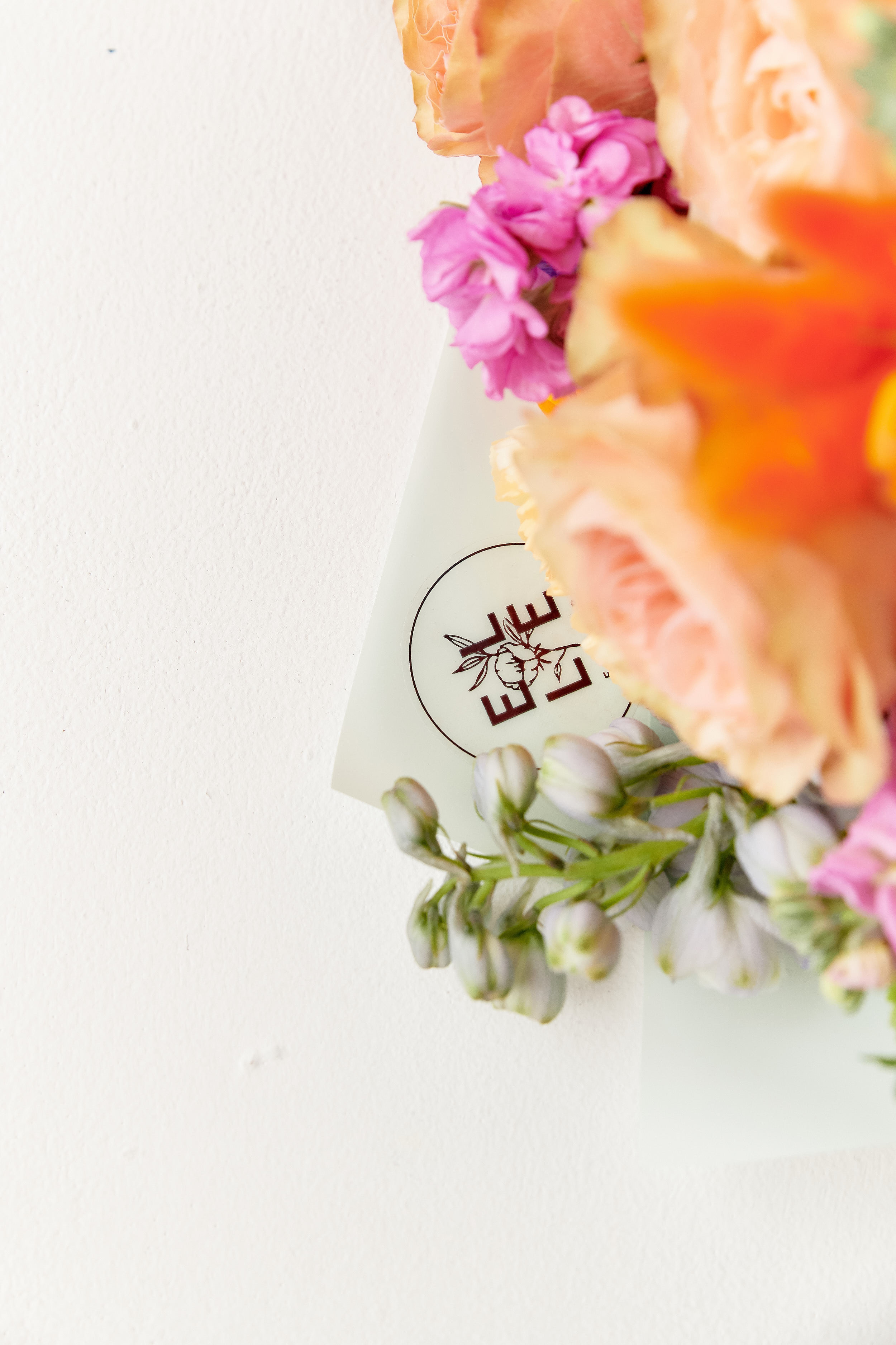 Доставка цветов и сладостей. ФОТОГРАФ Кристина Павлова | МОСКВА