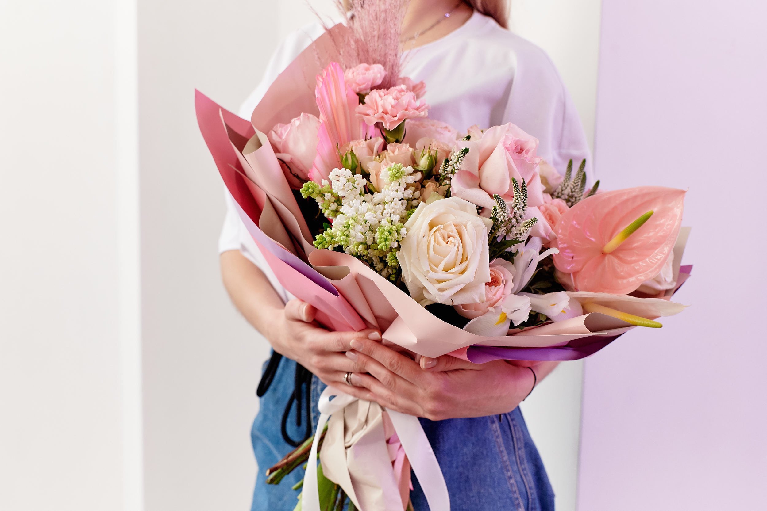 Доставка цветов и сладостей. ФОТОГРАФ Кристина Павлова | МОСКВА