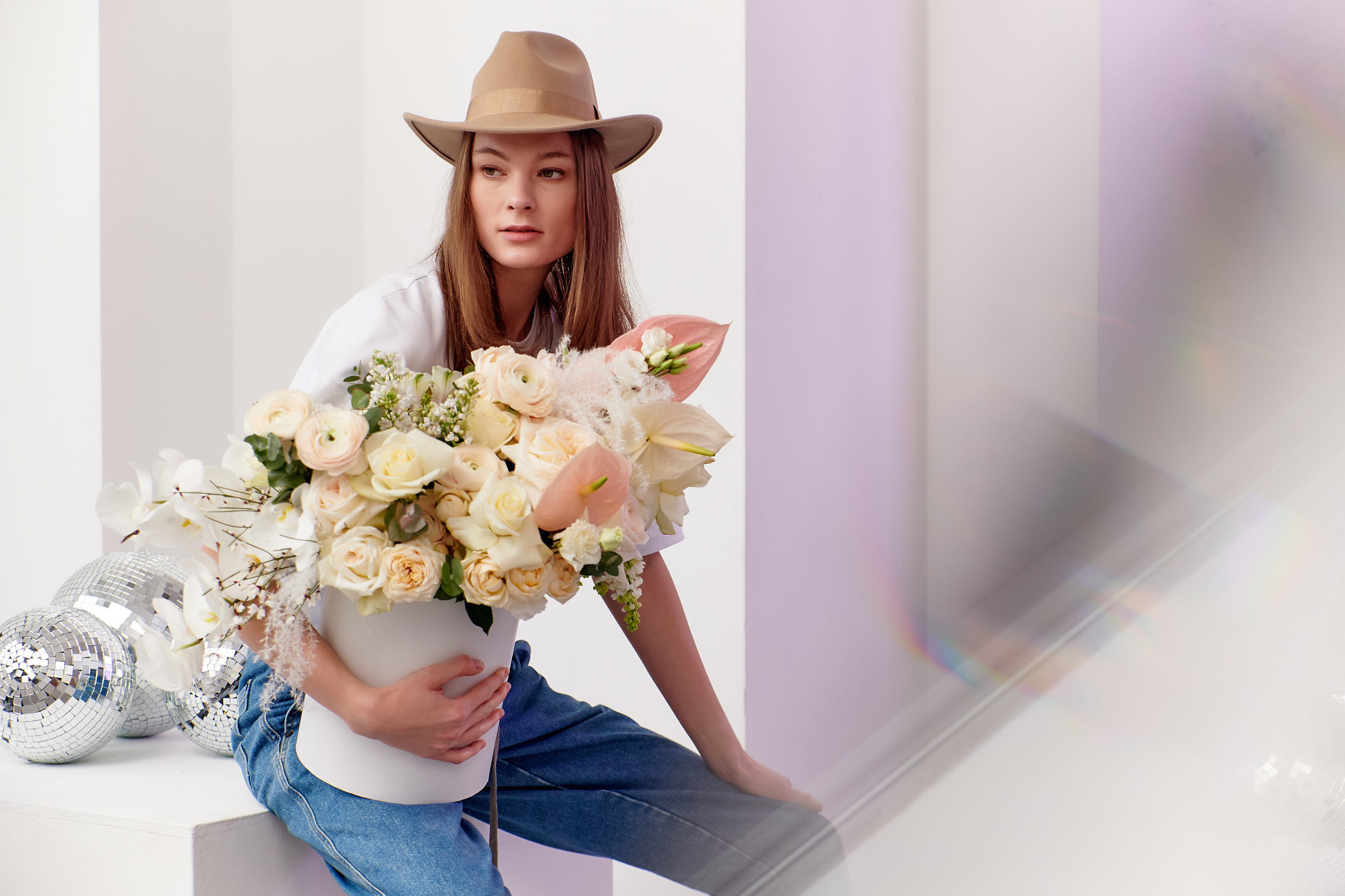 Доставка цветов и сладостей. ФОТОГРАФ Кристина Павлова | МОСКВА