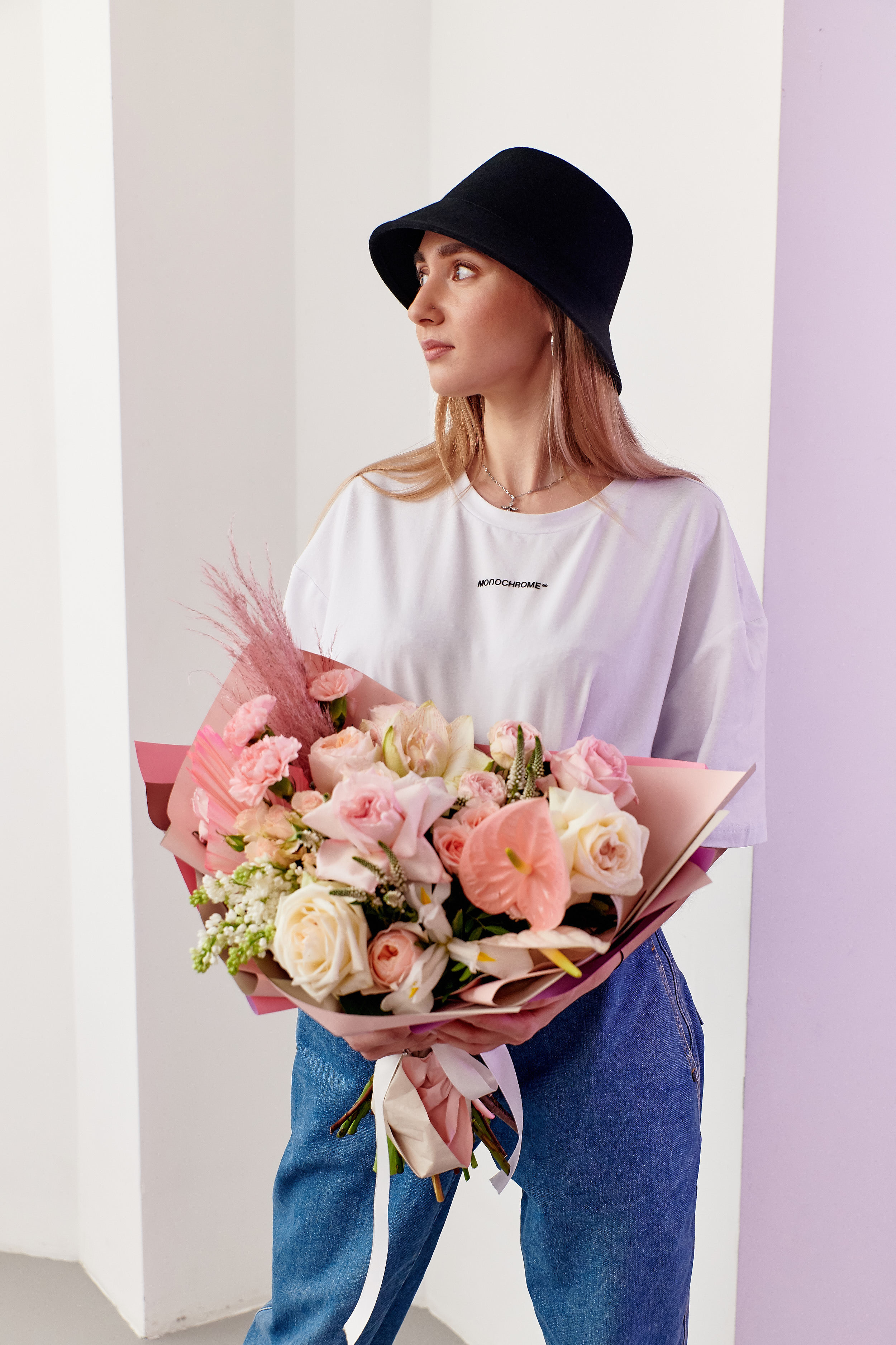 Доставка цветов и сладостей. ФОТОГРАФ Кристина Павлова | МОСКВА