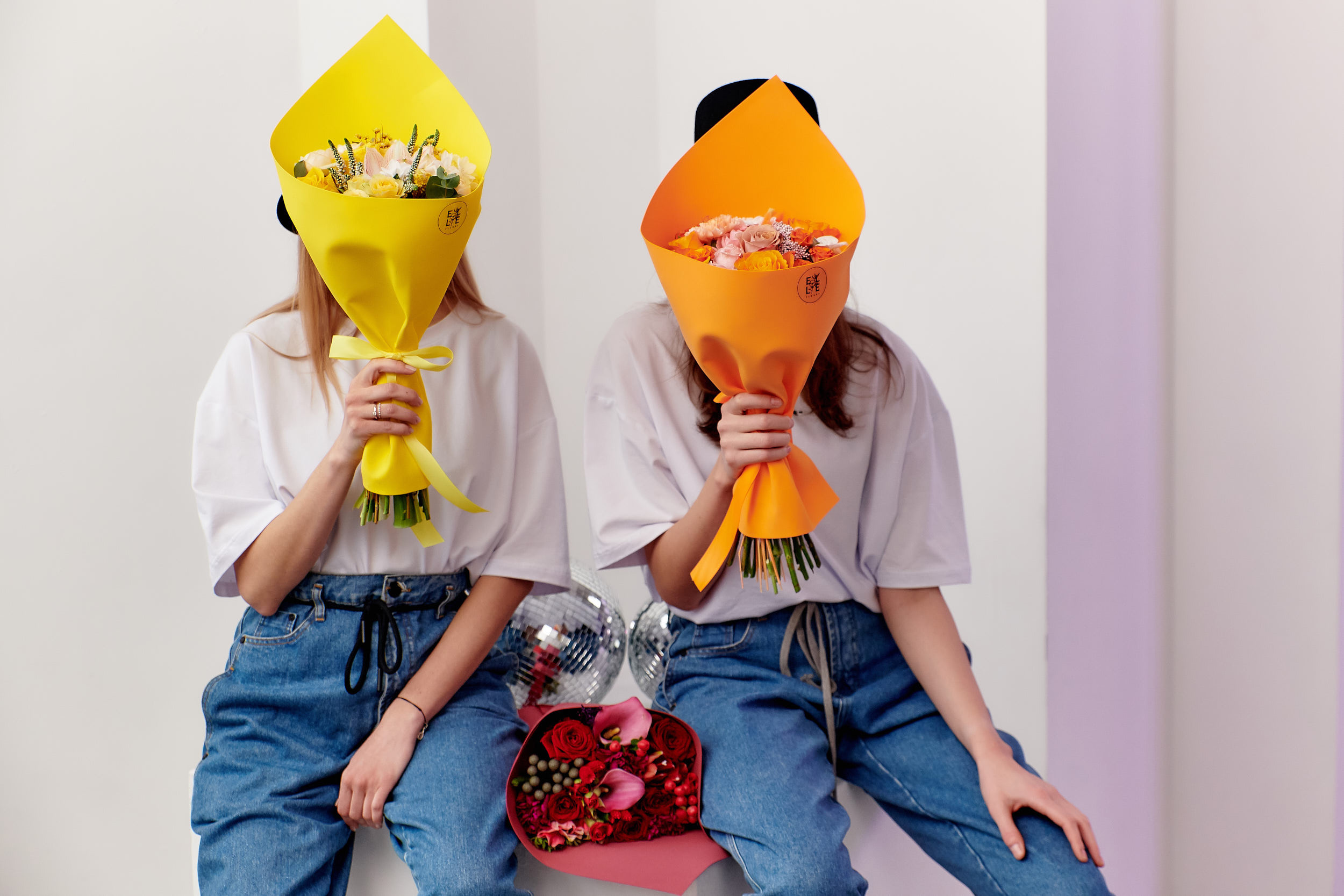 Доставка цветов и сладостей. ФОТОГРАФ Кристина Павлова | МОСКВА