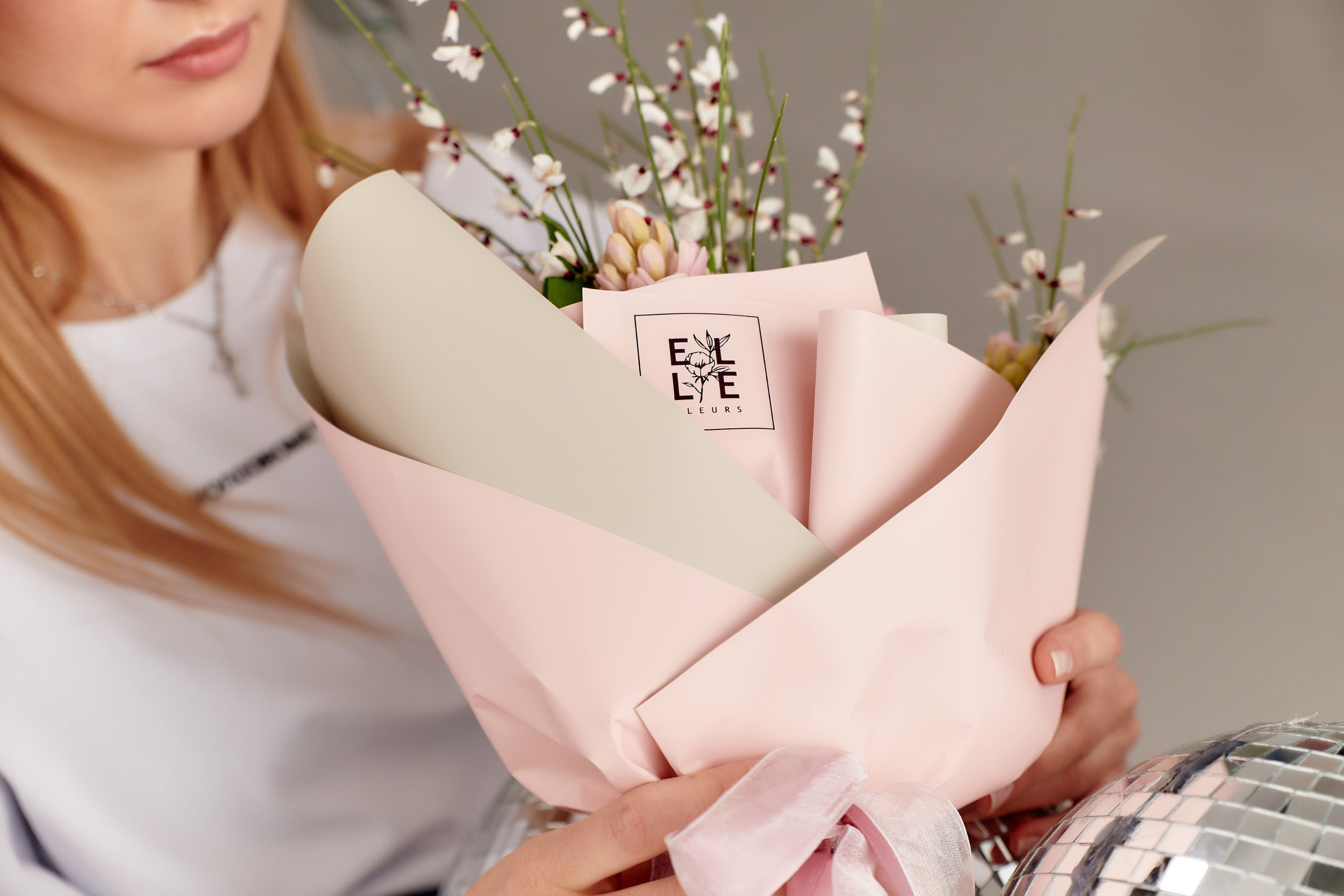 Доставка цветов и сладостей. ФОТОГРАФ Кристина Павлова | МОСКВА