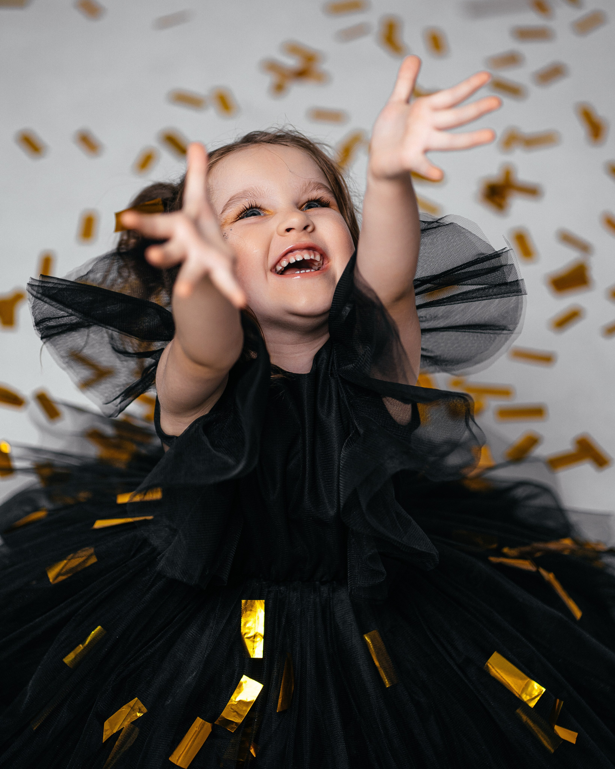 Фотосессия для девочки в платье. Фотограф Ким Наталья в Красноярске