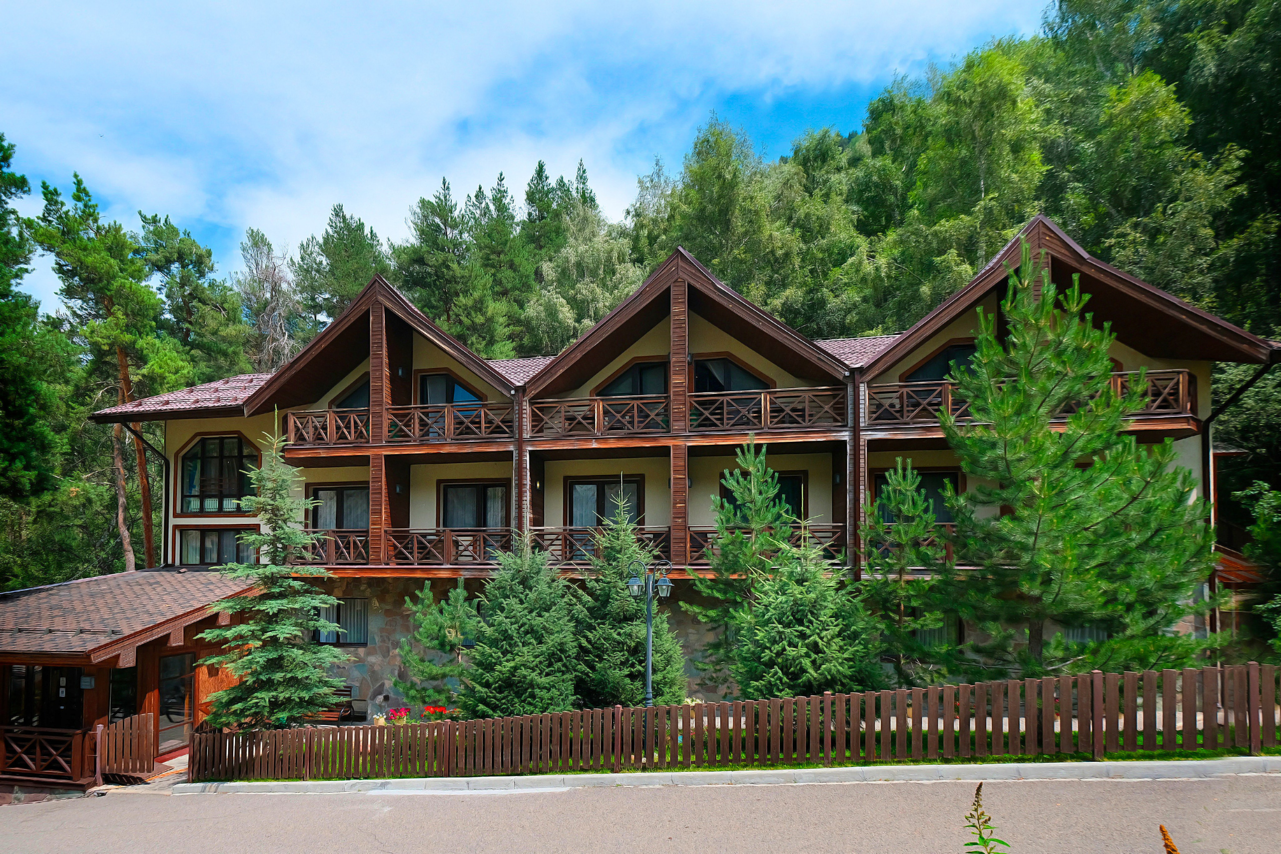 Интерьеры и Экстерьеры. Портреты и репортажные съемки с душой: ваш уникальный момент в объективе Руфата, профессионального фотографа Алматы