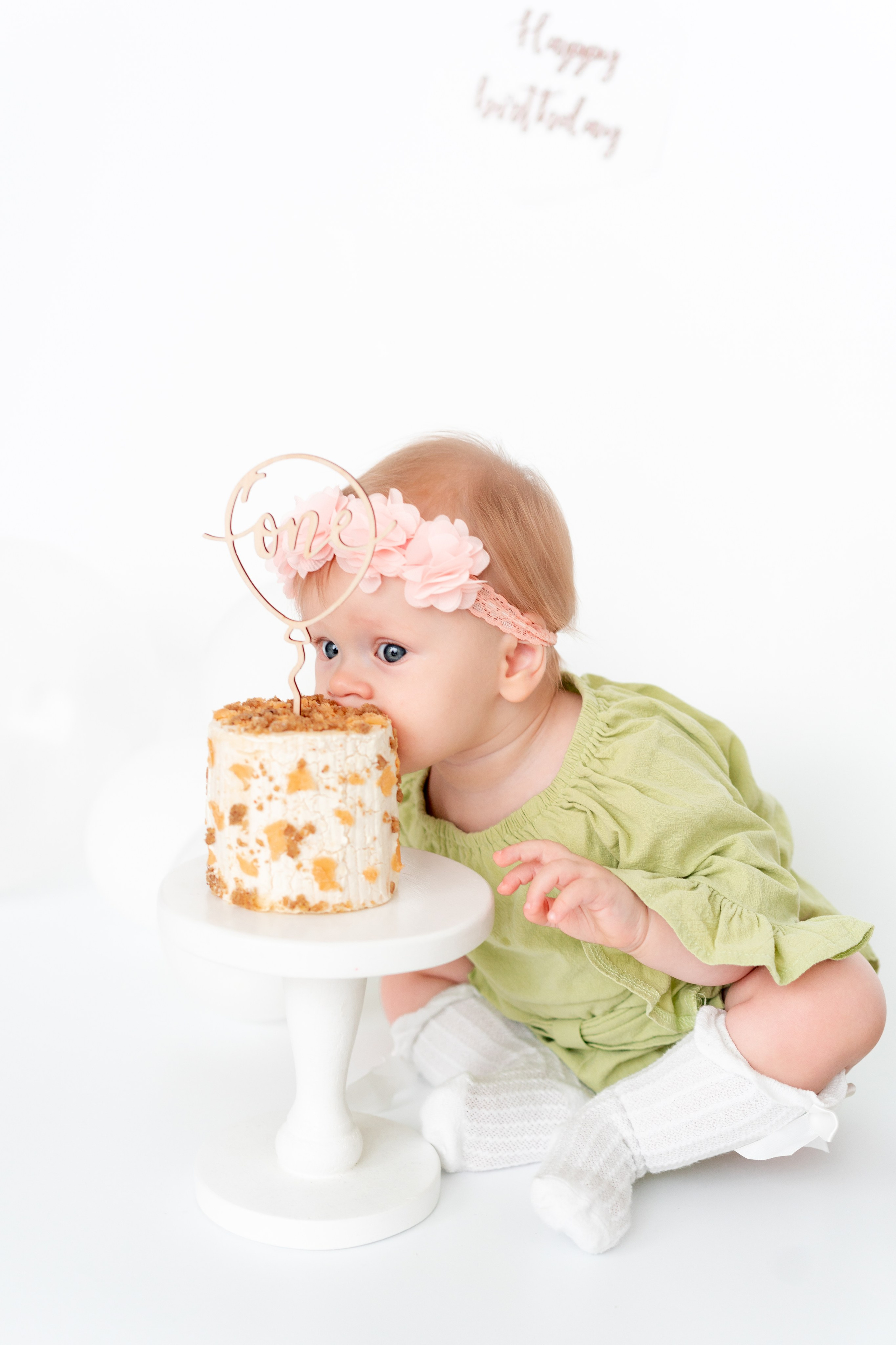 Крушение торта, Smash cake. Детская, семейная фотостудия в Санкт-Петербурге